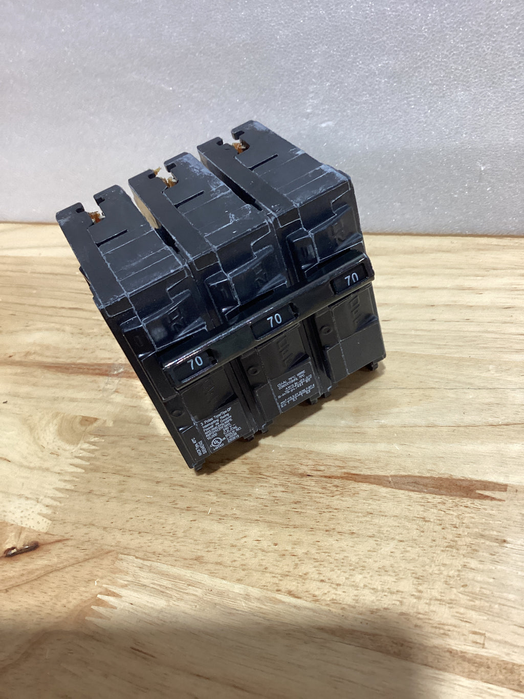 Breaker Tripolar Siemens Q370 – 70 Amperios, Tipo QP, Tres Polos, para Tablero Eléctrico Residencial e Industrial