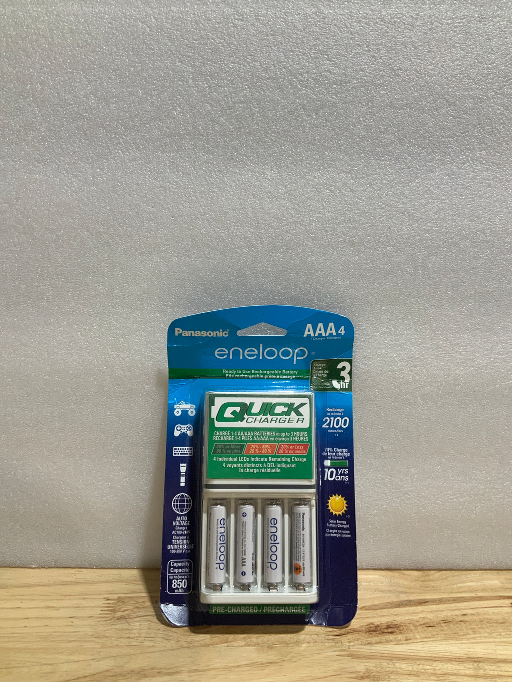 Cargador Rápido Panasonic Eneloop CC55 con 4 Baterías Recargables AAA | Carga Individual en 3 Horas