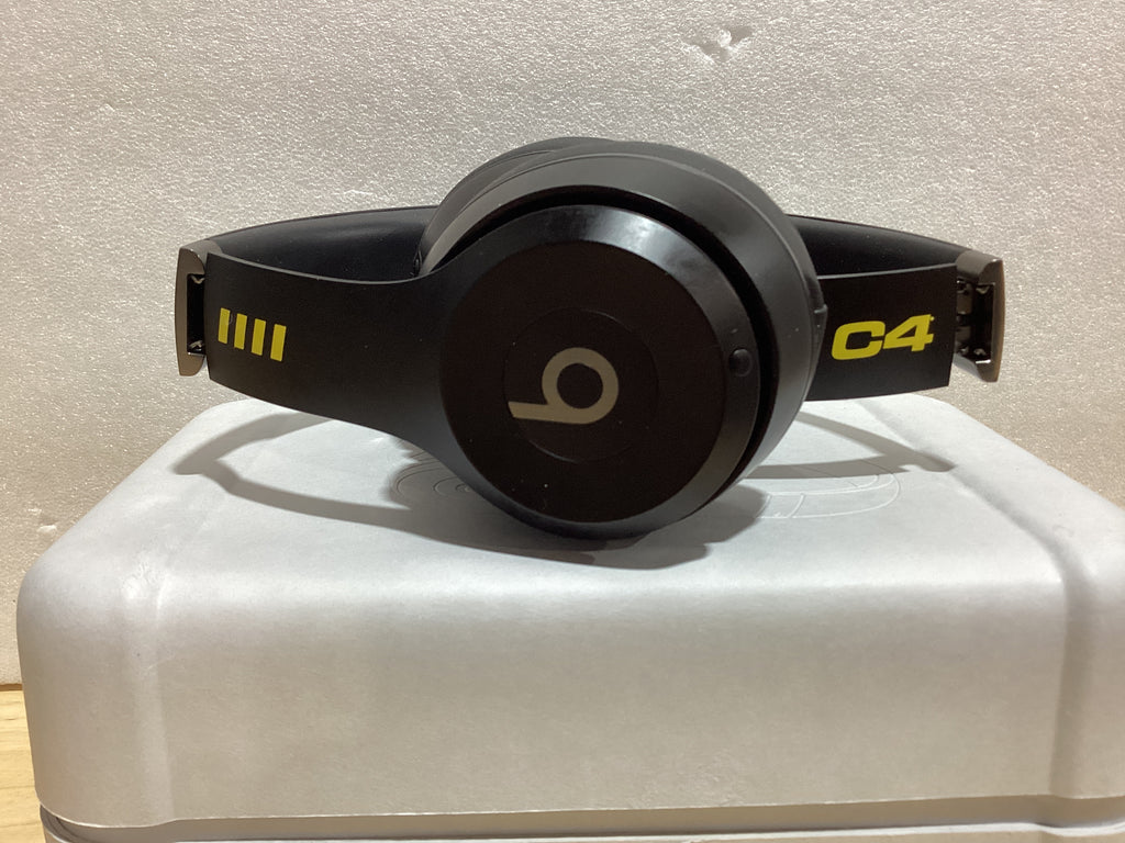 Beats Solo 4 - Auriculares inalámbricos Bluetooth en la oreja, batería de hasta 50 horas, comodidad ultraligera, sonido potente y equilibrado, compatible con Apple y Android, color negro mate