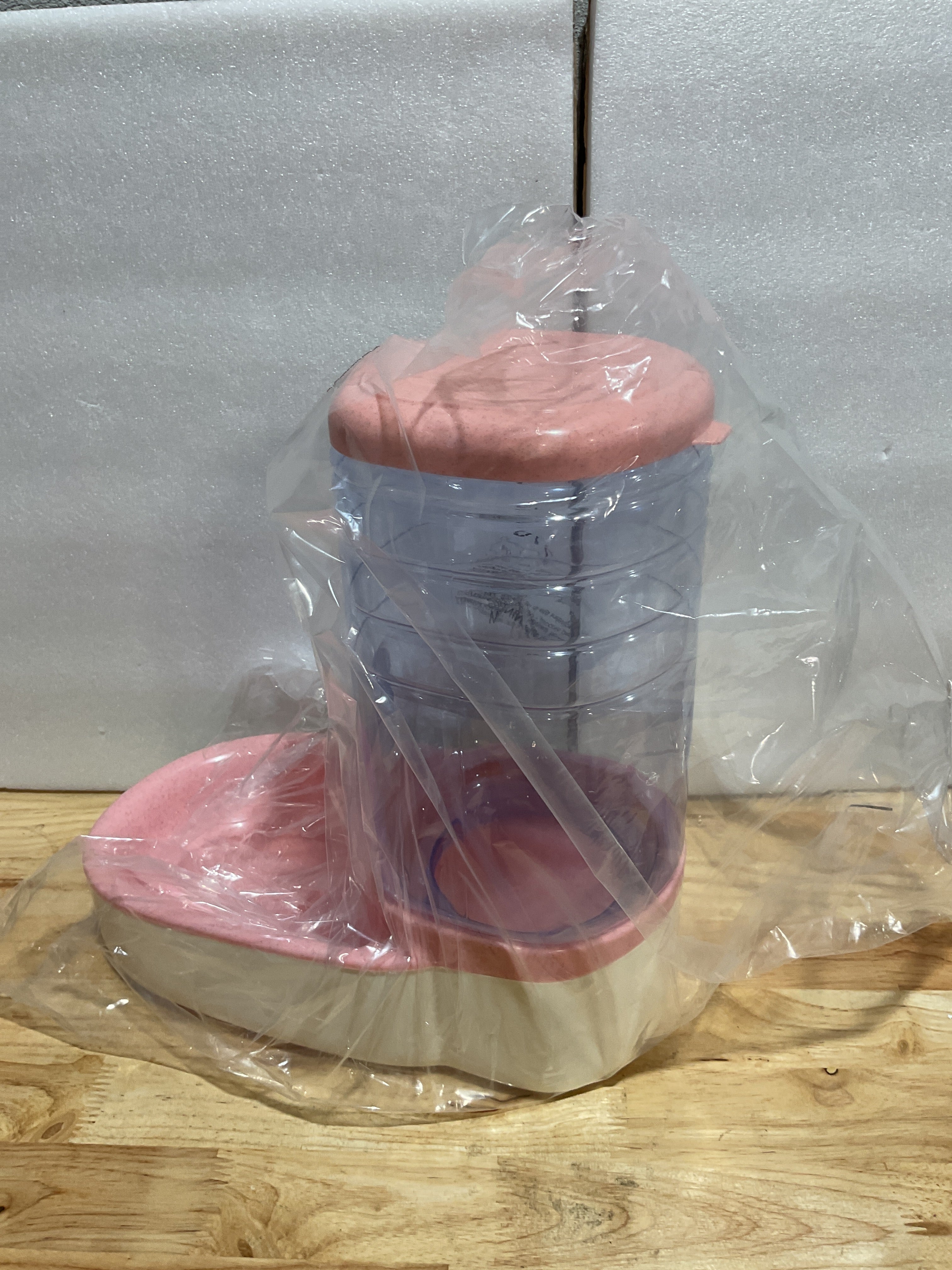 Comedero y Bebedero Automático para Perros y Gatos | Dispensador Gravitacional 1 Galón x 2 (Rosa)