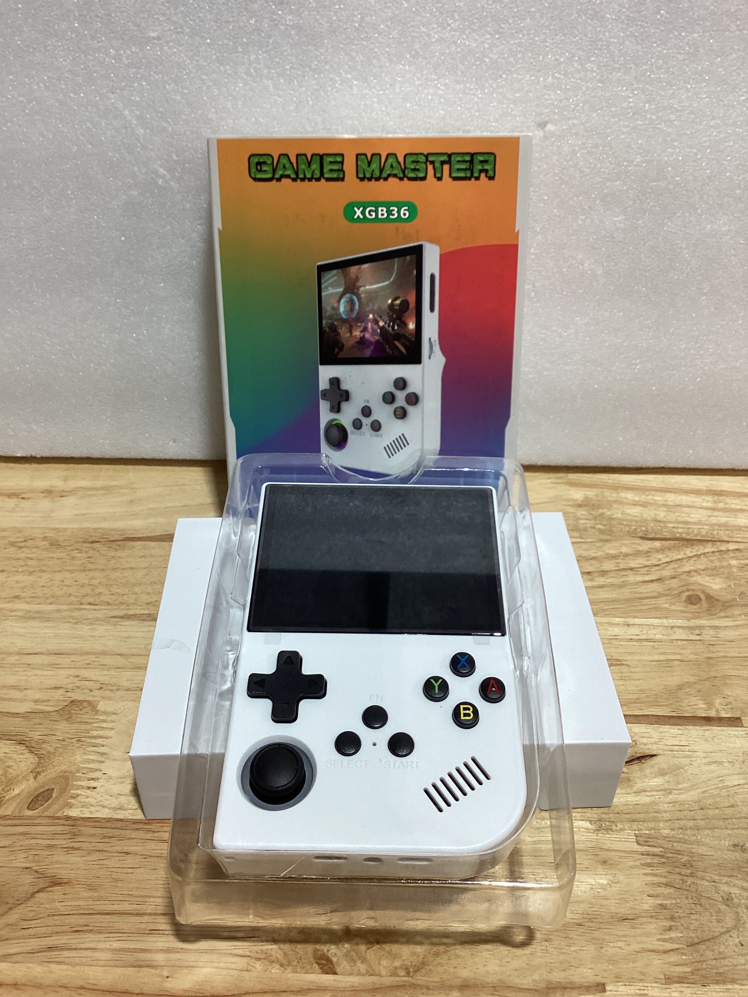 Consola de Juegos Portátil XGB36 – Pantalla HD 3.5", 64GB, 15000+ Juegos Retro