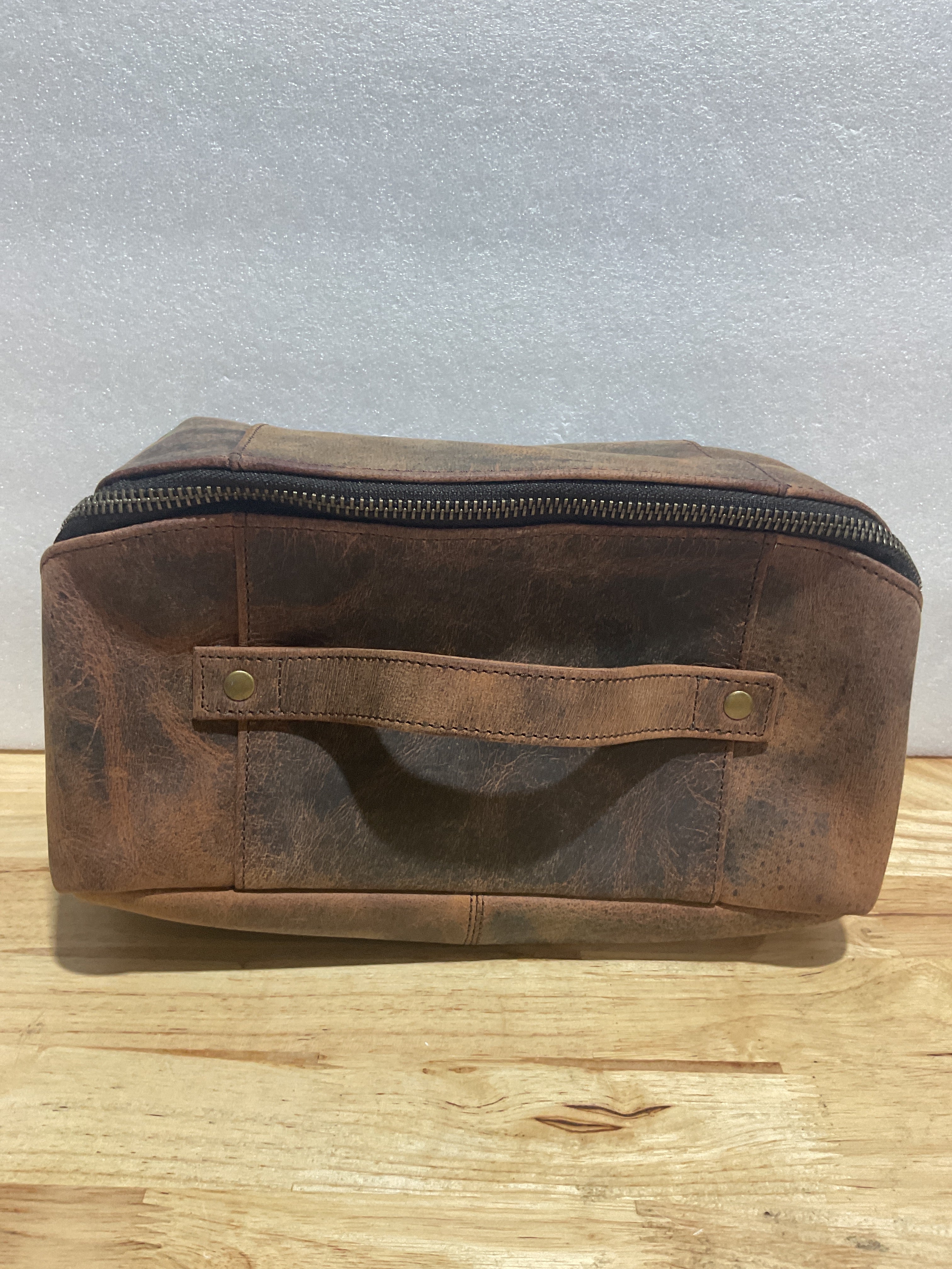 Neceser de Viaje KomalC en Cuero Genuino – Hecho a Mano, Interior Impermeable y Almacenamiento Amplio