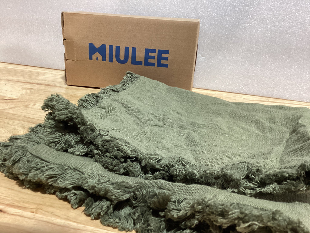 Fundas de almohada MIULEE estilo bohemio campestre, fundas decorativas de lino neutro, juego de 2 fundas de cojín verde oliva oscuro con flecos para sofá, cama, sala de estar, decoración de primavera para el hogar, 45 x 45 cm.