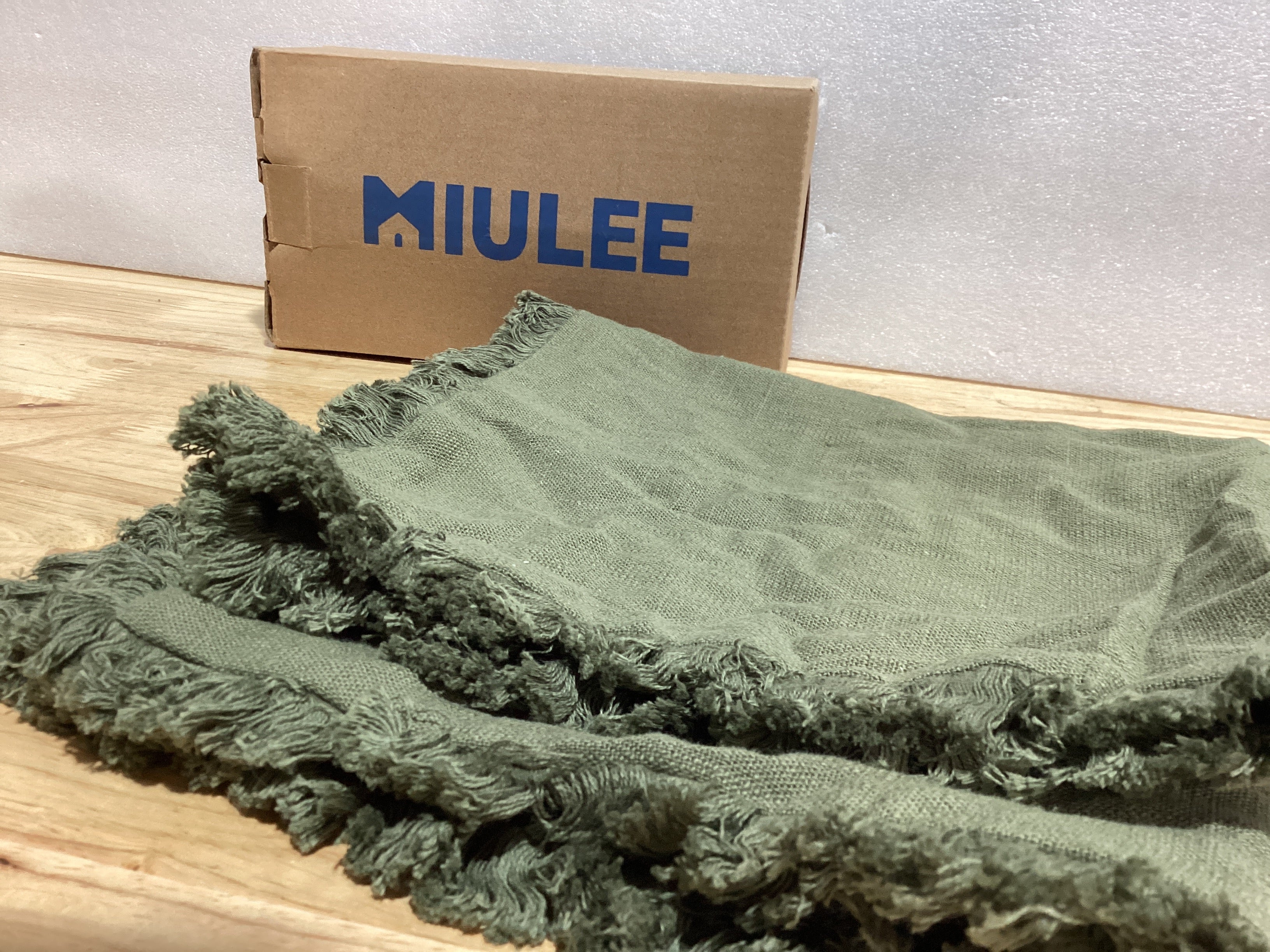 Fundas de almohada MIULEE estilo bohemio campestre, fundas decorativas de lino neutro, juego de 2 fundas de cojín verde oliva oscuro con flecos para sofá, cama, sala de estar, decoración de primavera para el hogar, 45 x 45 cm.