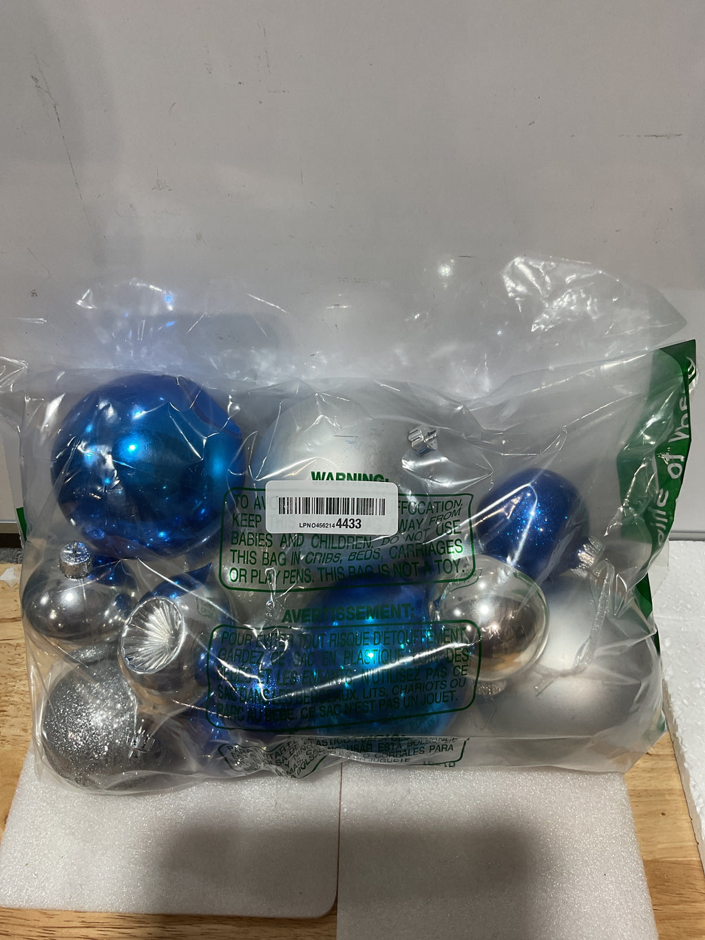 Esferas Navideñas Irrompibles Transparentes – Set x24 Color Azul para Árbol y Decoración