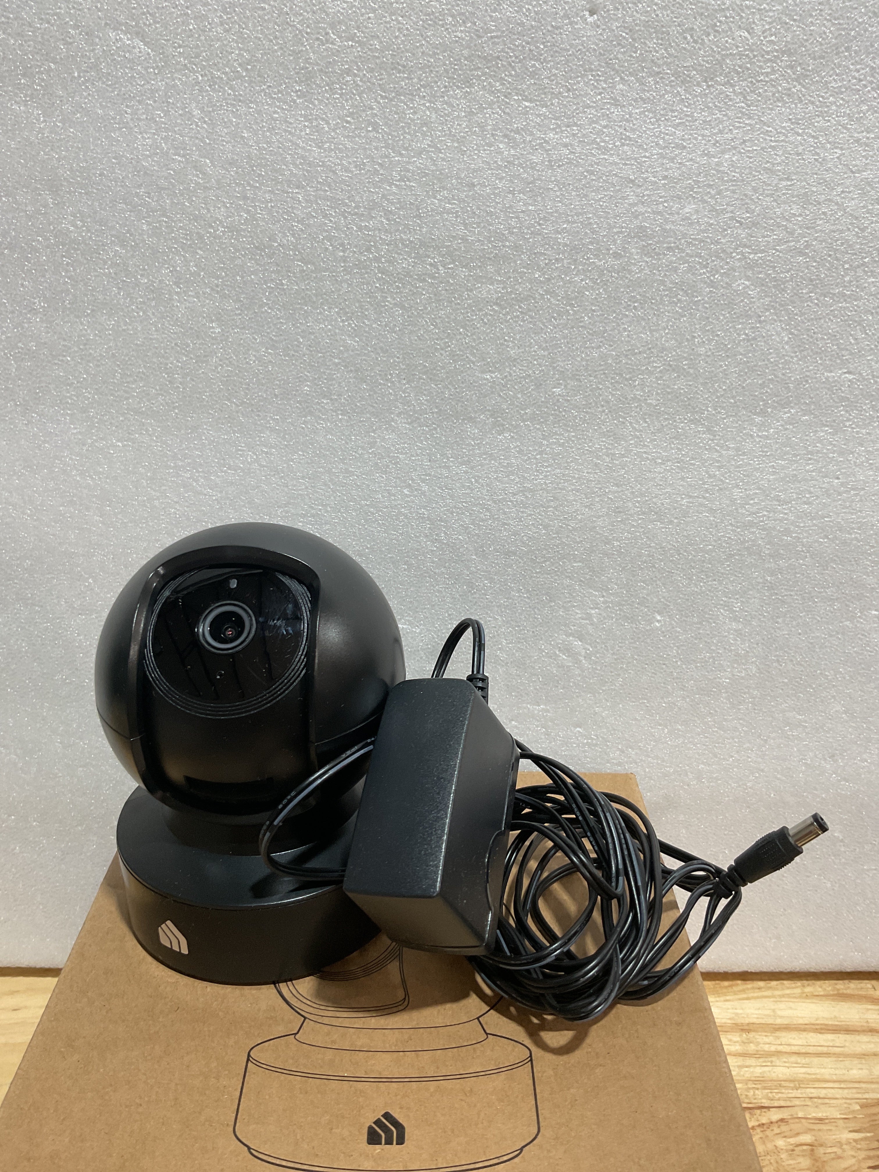 Cámara de Seguridad Interior Kasa Smart EC71 — Pan/Tilt 360°, 1080p HD, Visión Nocturna y WiFi