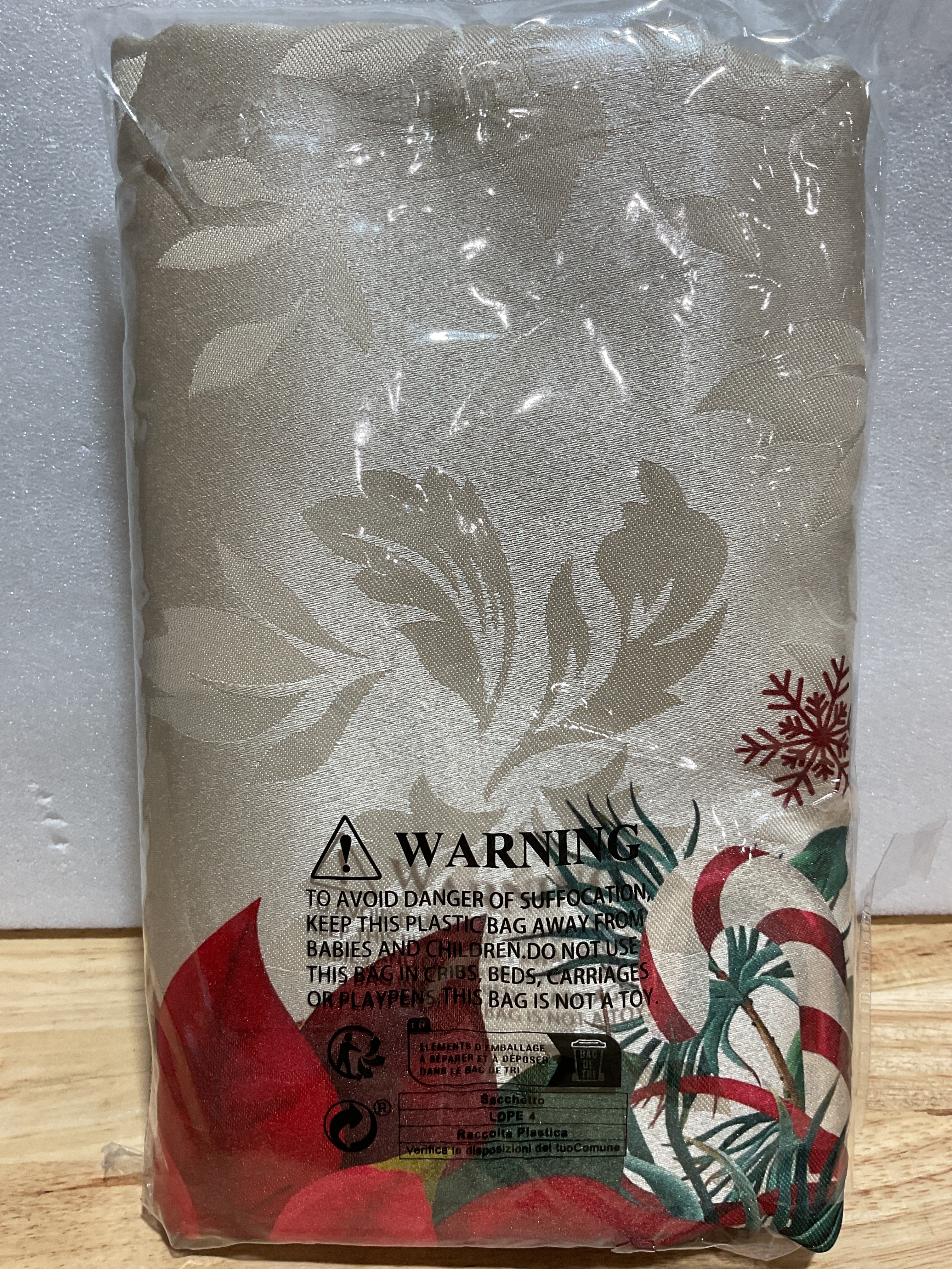Mantel Navideño Rectangular Softalker con Flores Rojas – 60x120 pulgadas