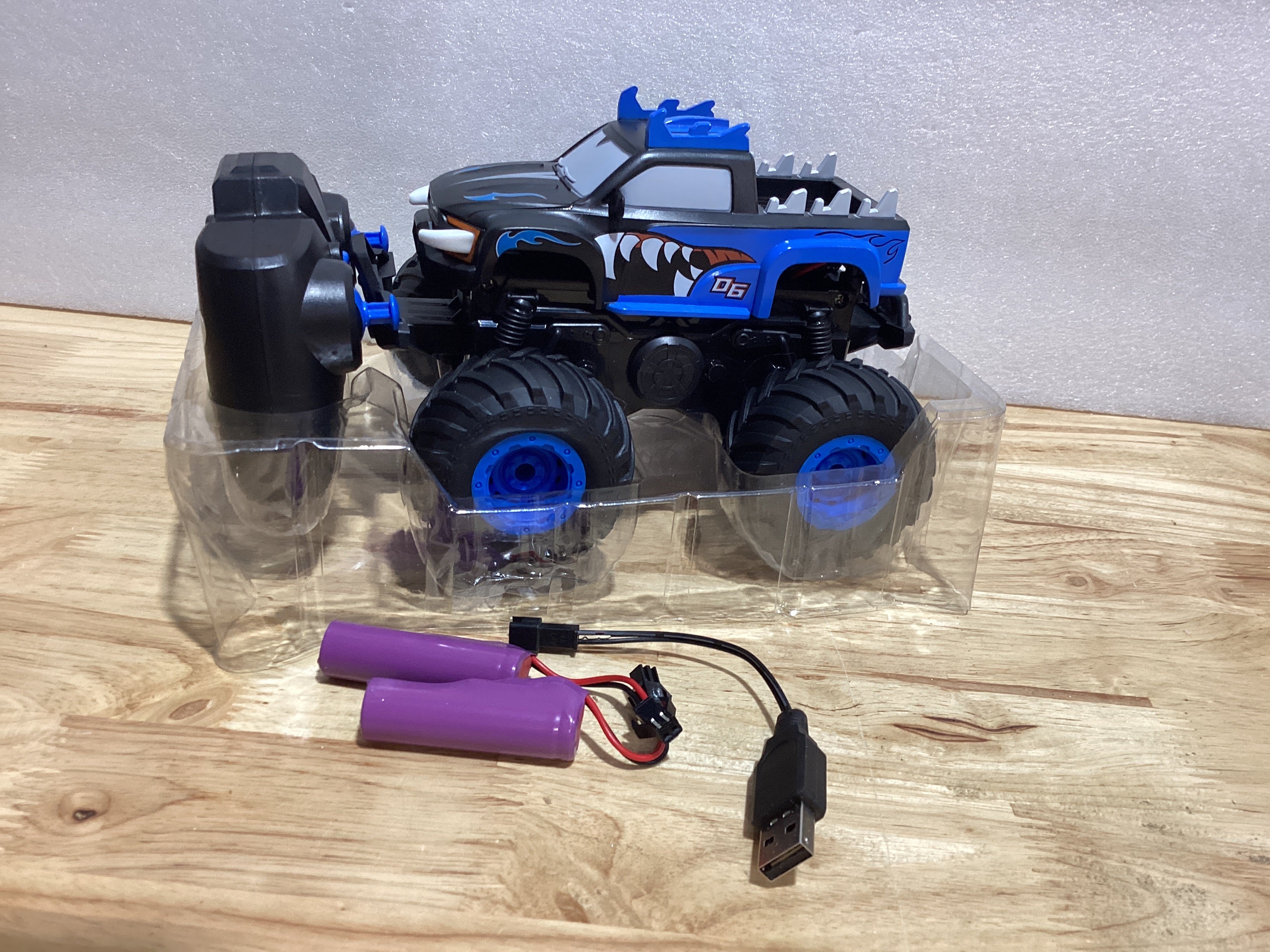 Coche de Control Remoto, Camiones Monstruo Todo Terreno de 20km/h con Conducción Vertical y Rotación de 360°, Camión de Control Remoto con Demostración Automática, Coche RC de 2.4Ghz, Camiones
