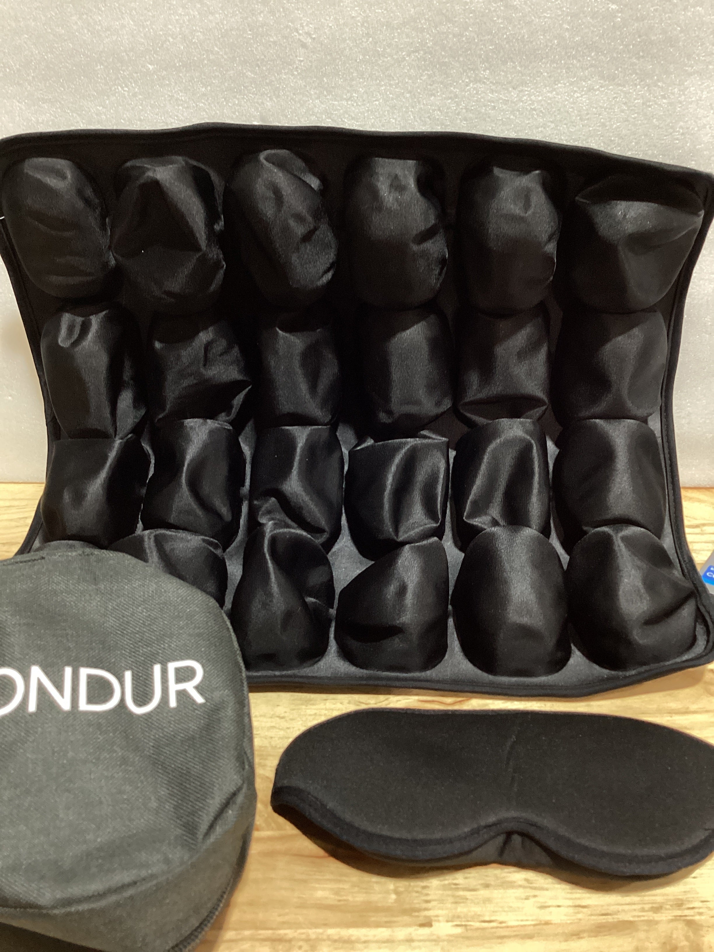 Cojín de Viaje Inflable Sondur CloudAir | Para Vuelos Largos, Impermeable y Resistente | Negro