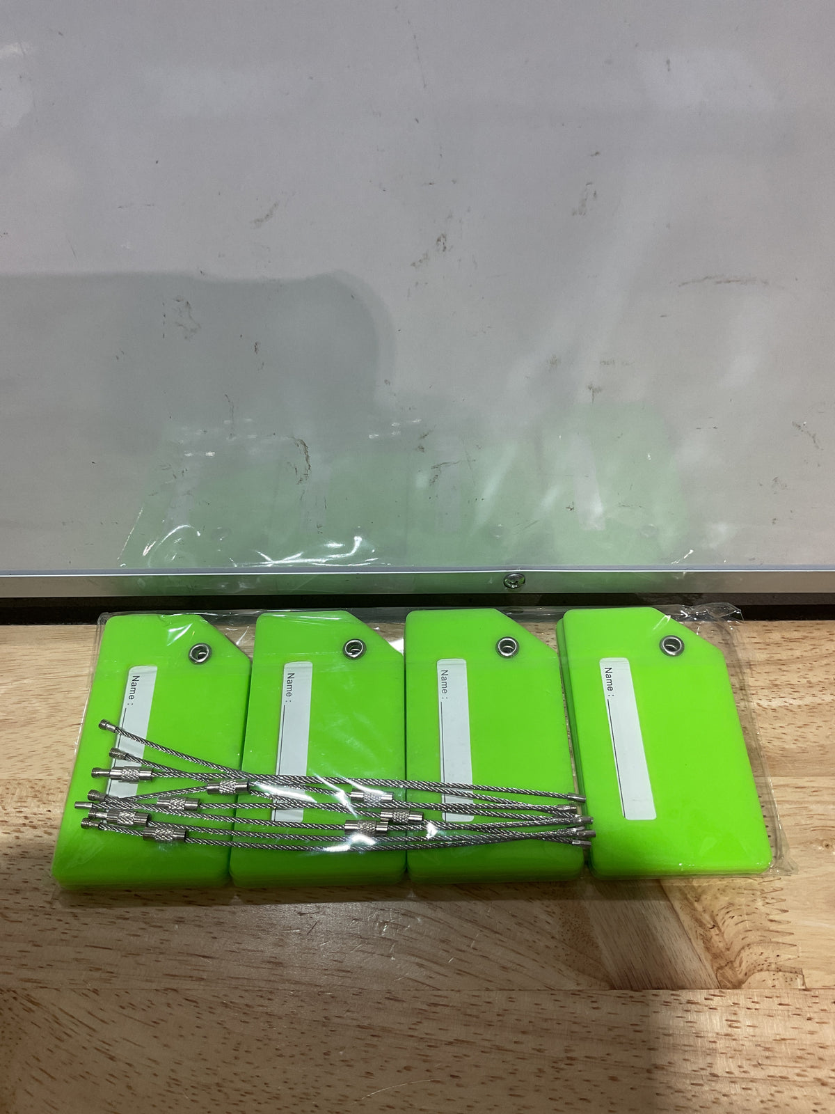 Etiquetas de Equipaje de Silicona Letra O – Set de 8 | Con Tarjeta de Nombre y Aro de Acero Inoxidable