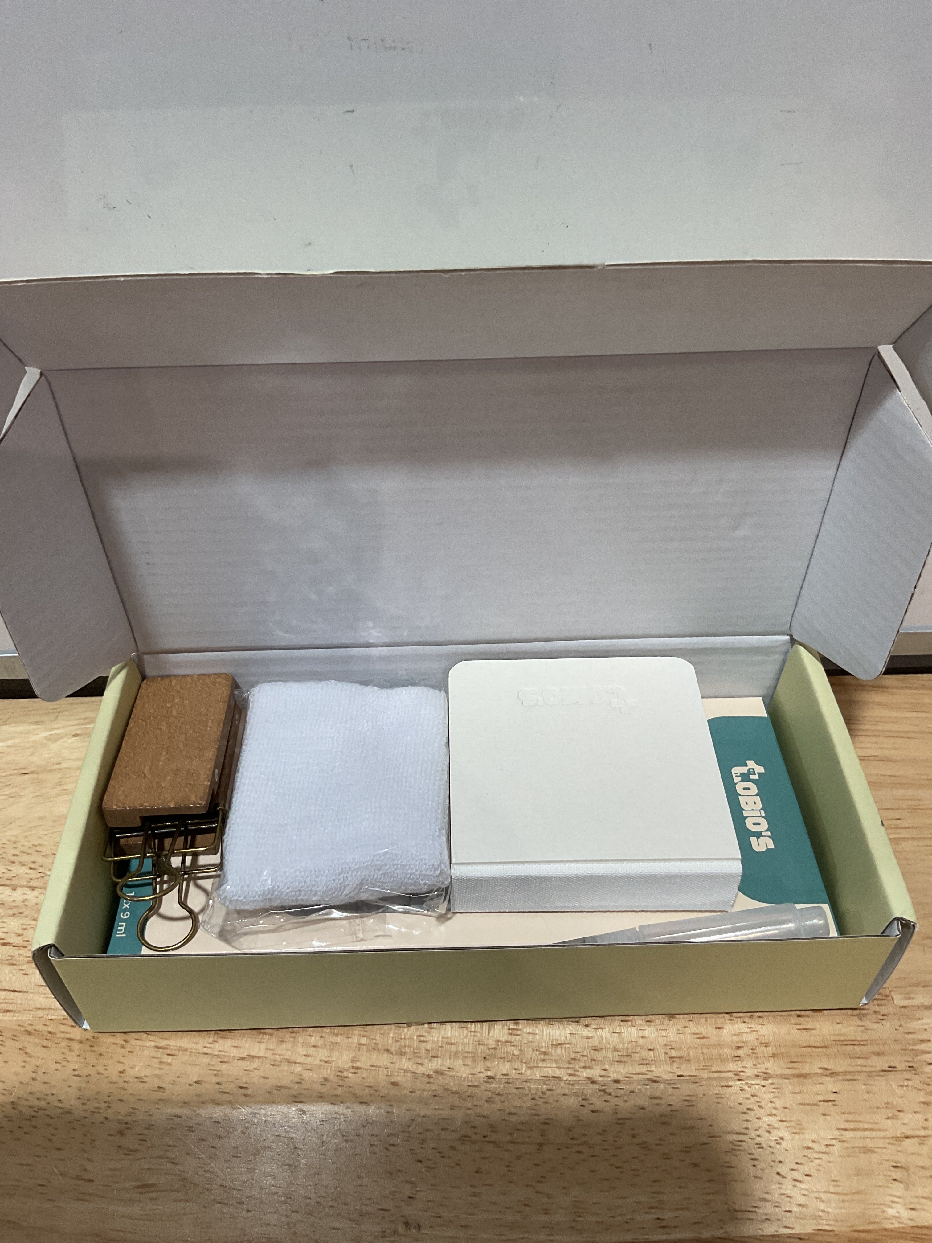 Set de Acuarelas Mini de Madera Tobios – Kit de Arte Portátil con 12 Colores, Pincel Recargable y Cuaderno de Bocetos