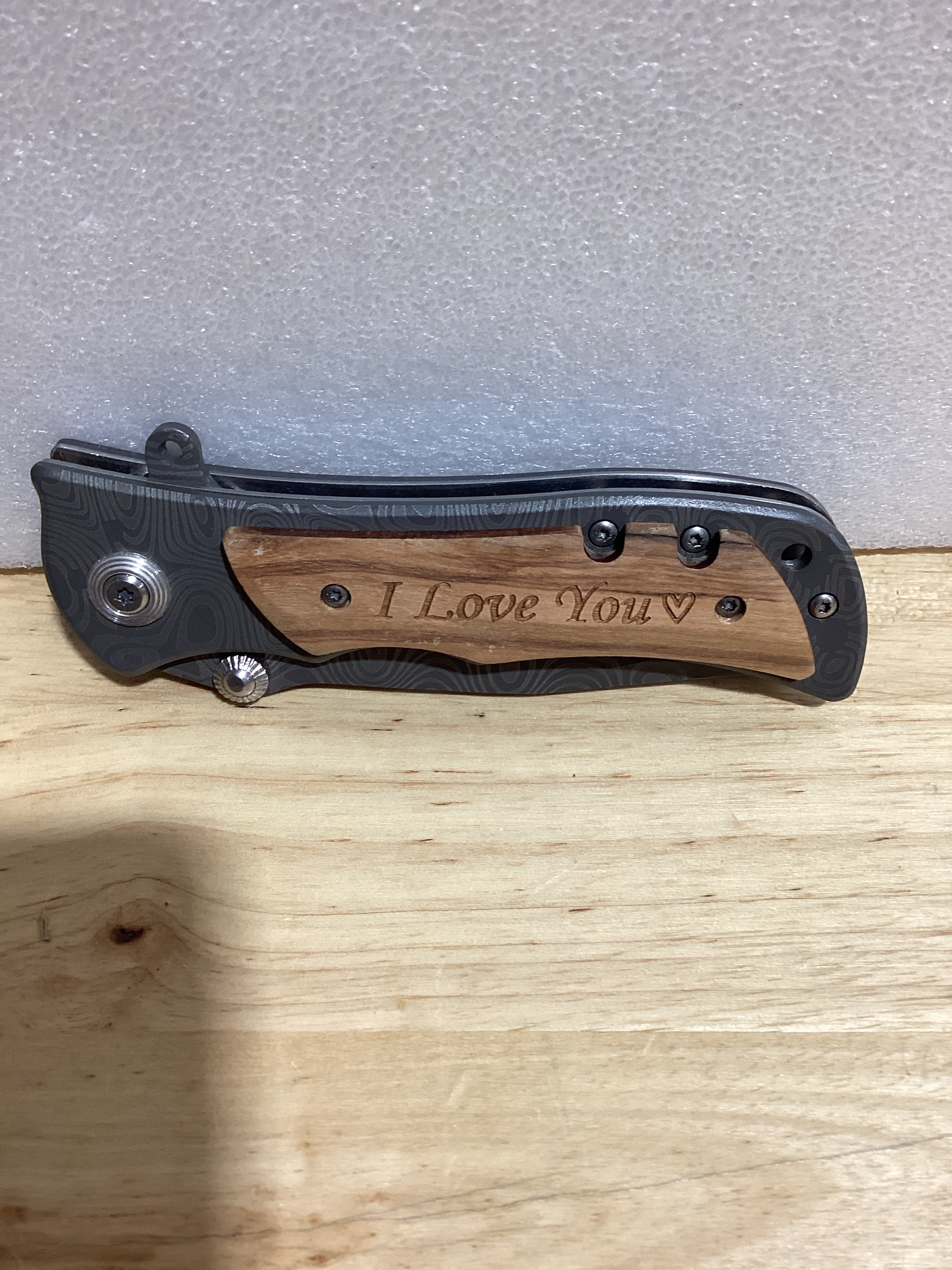Cuchillo de bolsillo grabado "I Love You", perfecto para cumpleaños de novio, cuchillo único para hombres