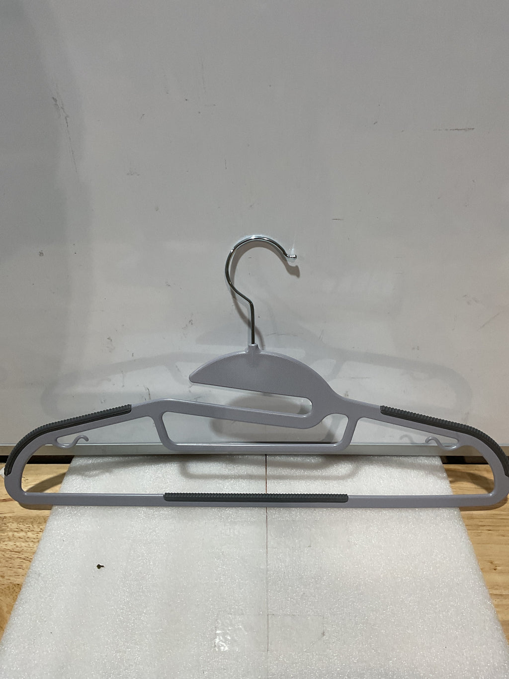 Ganchos para Ropa BAGAIL 50 Piezas – Antideslizantes, Gancho Giratorio 360°, Ahorra Espacio en Closet (Gris, Forma S)