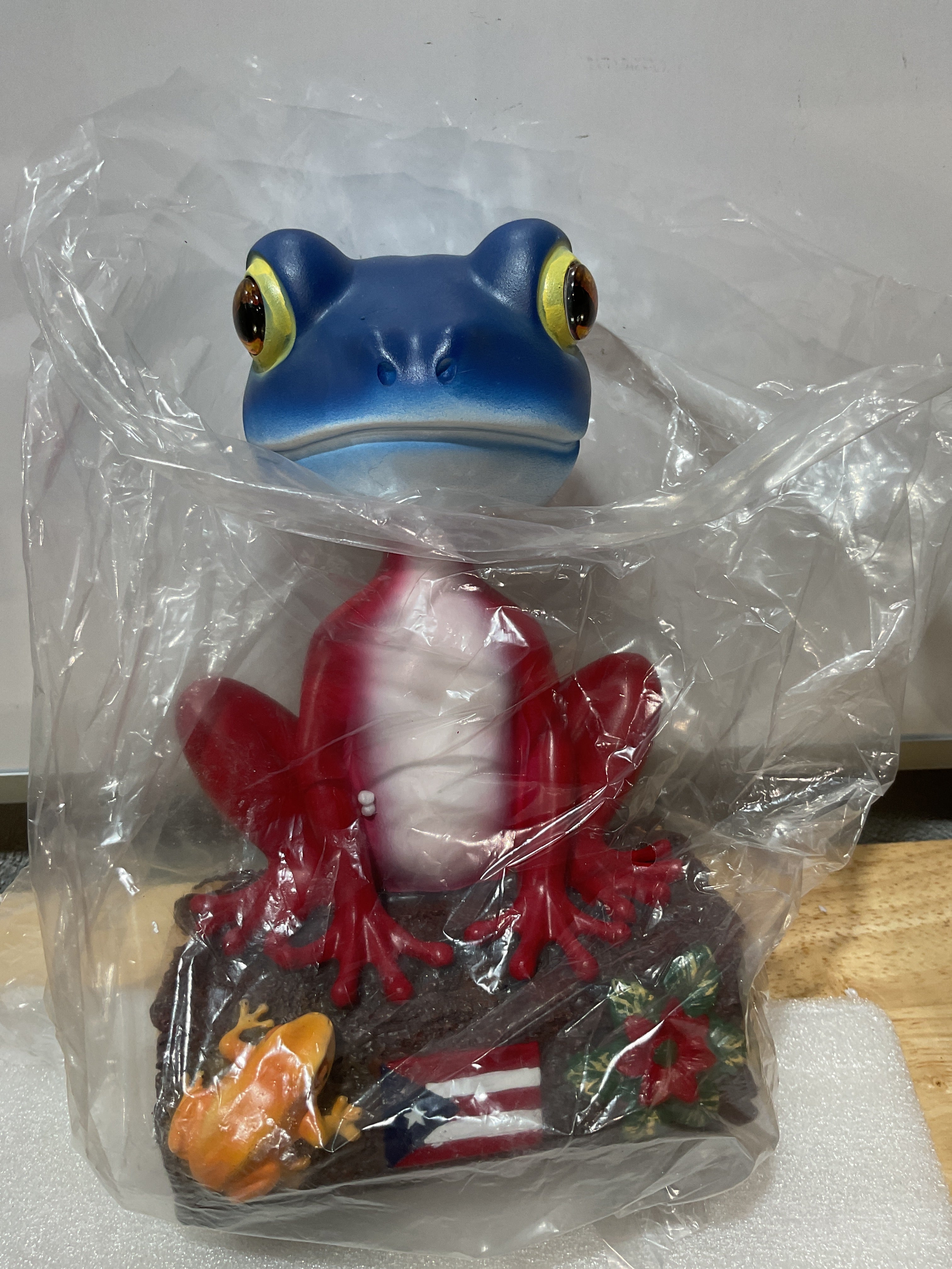 Coqui Bobblehead Caja Musical Puerto Rico – Figura de Resina Pintada a Mano UKENEM