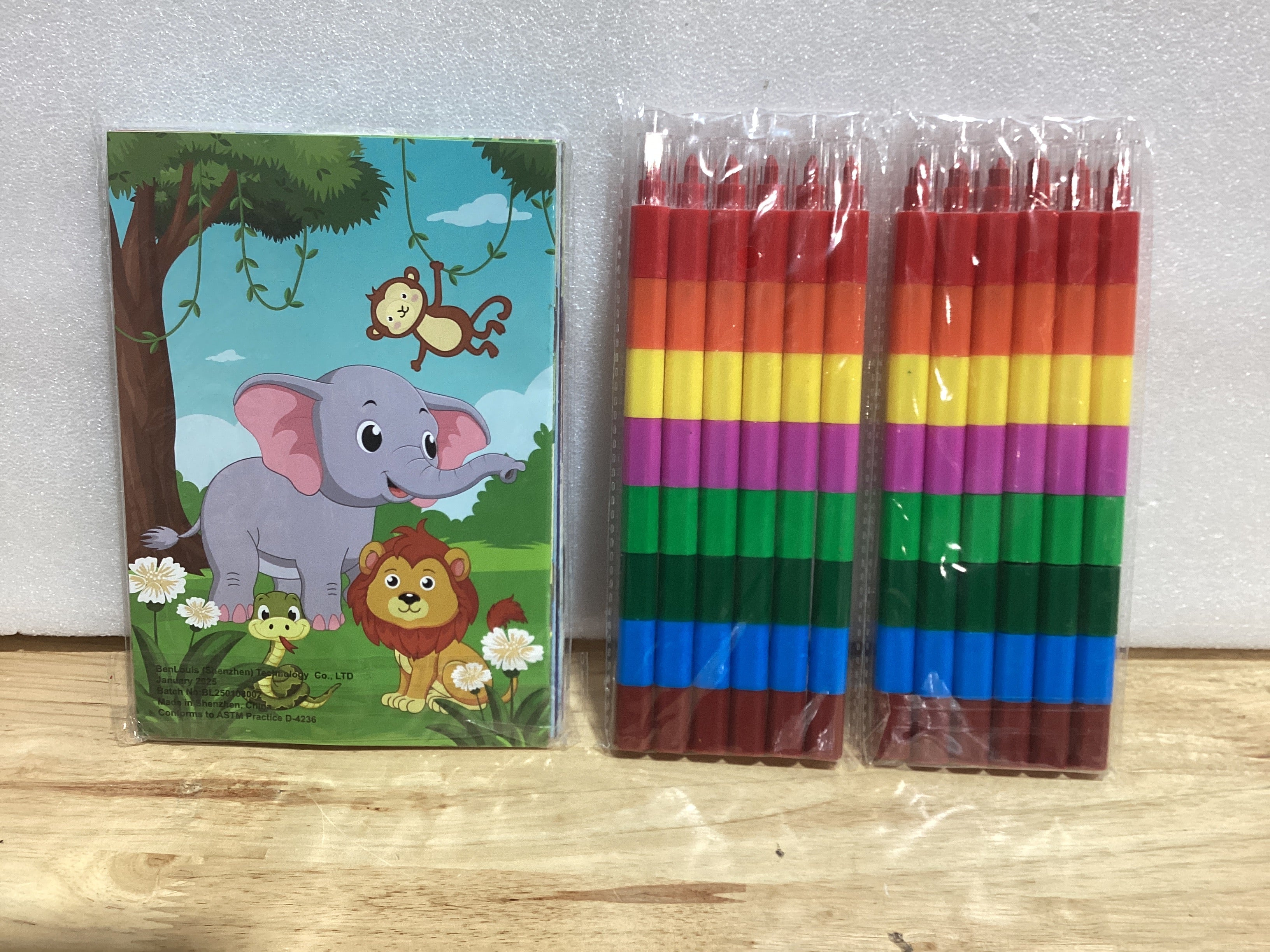 BenLouis Set 24 Mini Libros para Colorear + 24 Crayones Apilables – Para Niños 4-12 Años, Fiestas, Bolsas de Regalo y Viajes (Clásico)
