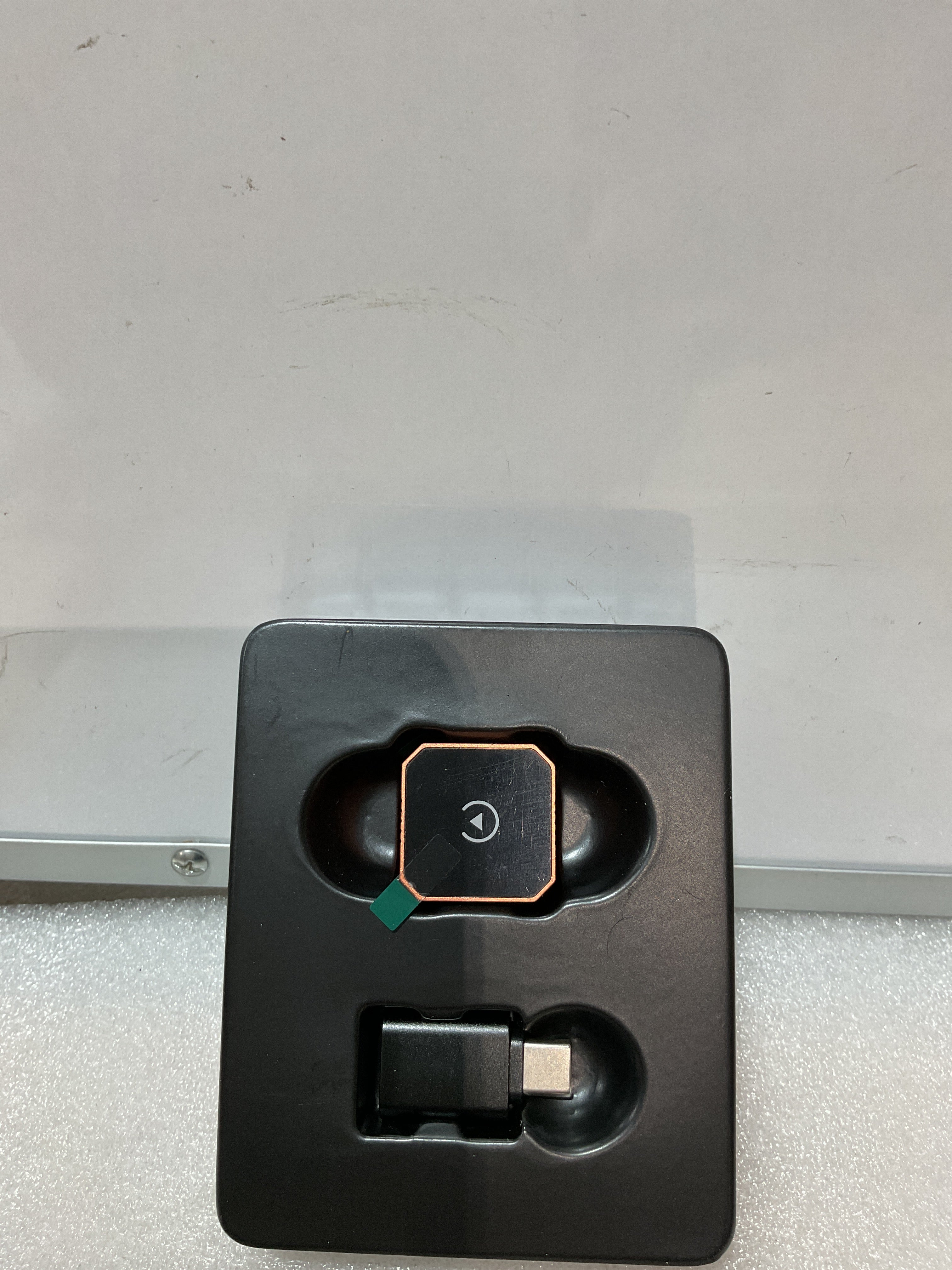 Adaptador CarPlay Inalámbrico 2 en 1 para iPhone y Android Auto – Convierte tu CarPlay con Cable a Inalámbrico, Mini USB