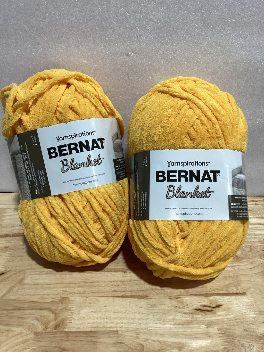 Bernat Blanket Burnt Mustard Yarn - Ovillo de lana de 10.5 onzas, poliéster, súper voluminoso, 220 yardas, tejido/ganchillo