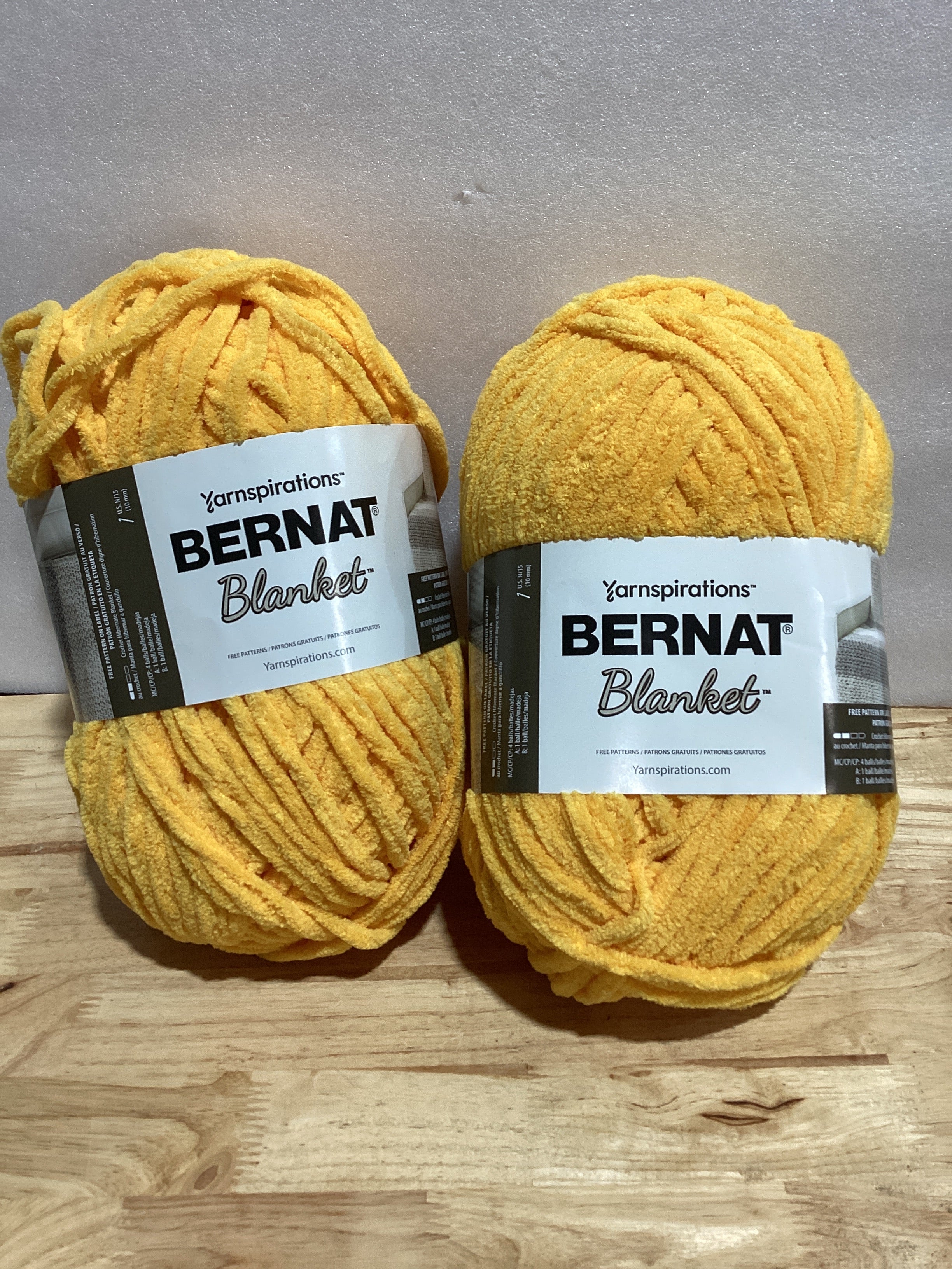 Bernat Blanket Burnt Mustard Yarn - Ovillo de lana de 10.5 onzas, poliéster, súper voluminoso, 220 yardas, tejido/ganchillo