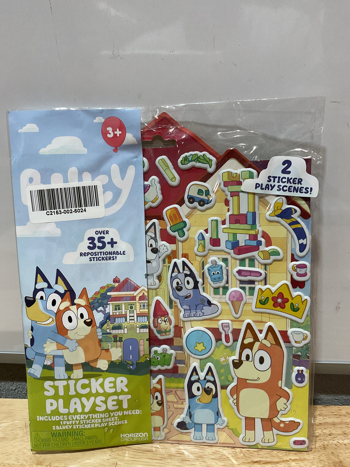 Set de Stickers Reutilizables Bluey | 2 Escenas de Juego y 35+ Stickers Esponjosos Reposicionables para Niños
