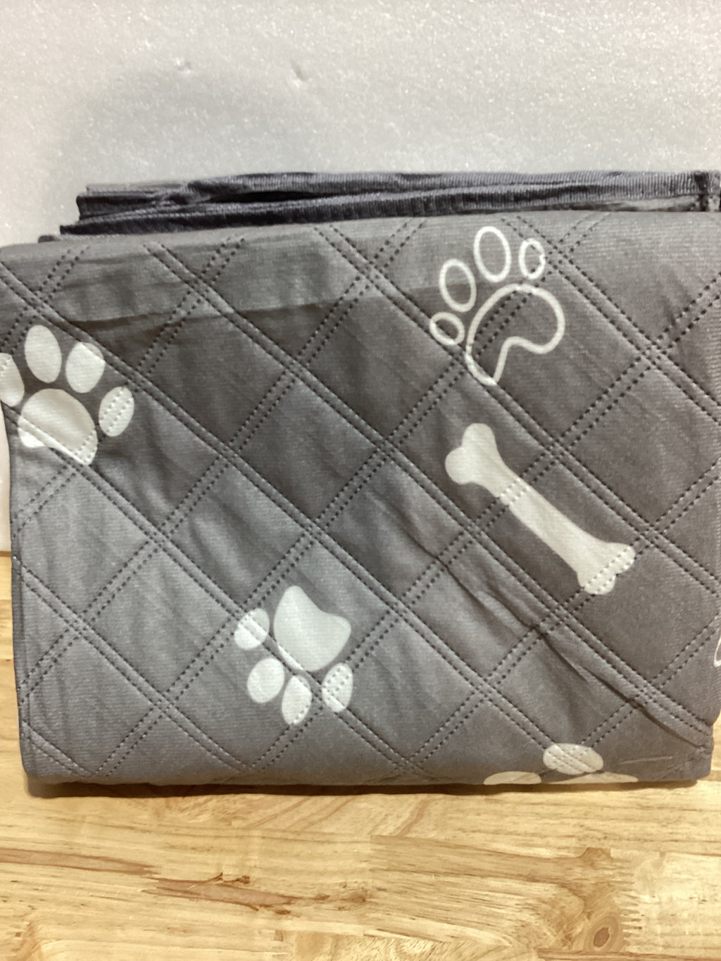 AAPIE Cama para mascotas, tapete para perro y gato, manta para mascotas con huellas de patas, tapete de felpa prémium para pañales, funda de asiento para productos para mascotas con respaldo