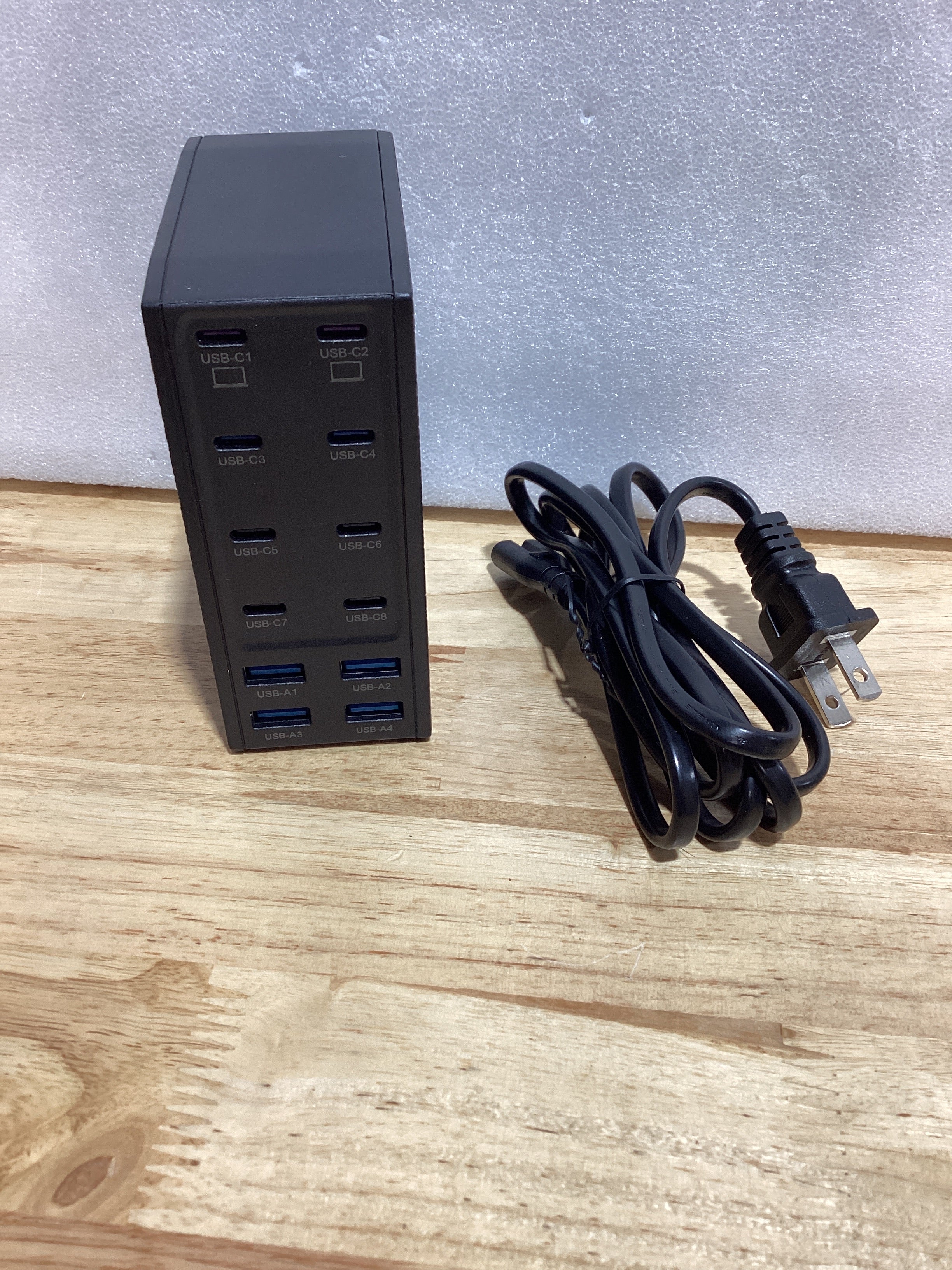 Estación de Carga USB-C 500W 12 Puertos – Carga Rápida PD 65W para MacBook, iPad, iPhone, Galaxy y Más, Color Negro
