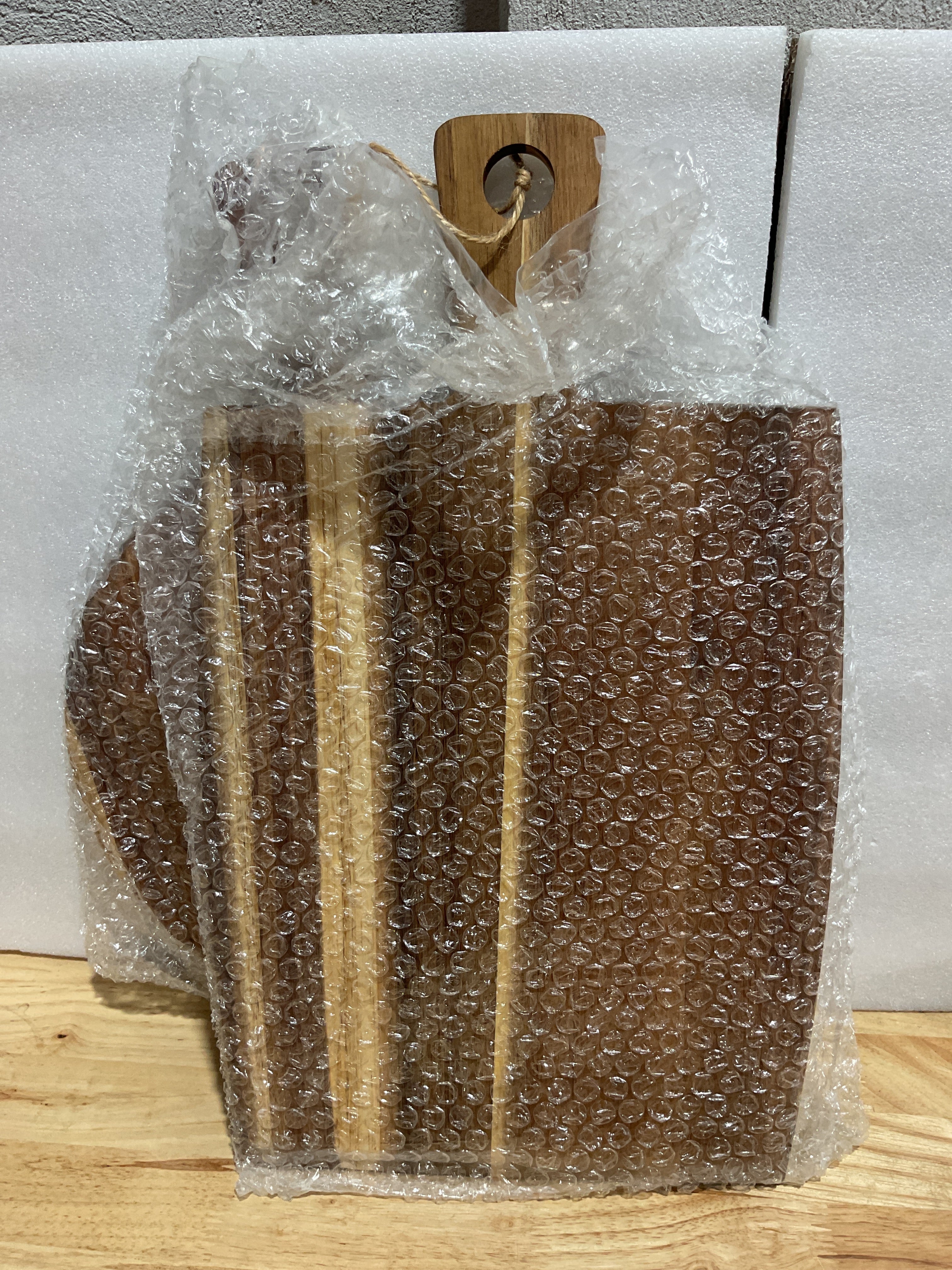 Tablas de Cortar de Madera de Acacia Hsei – Set de 2 con Mango Clásico