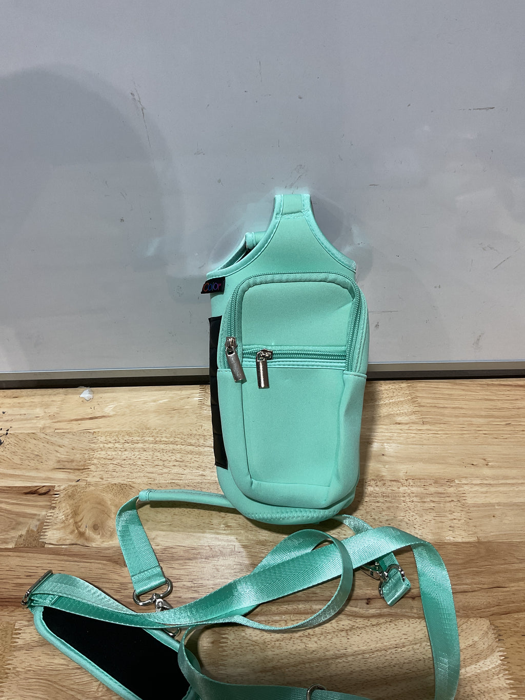 Porta Botella Magnética iColor para Gym con Bolsillos para Teléfono y Correa — 5 Imanes Integrados