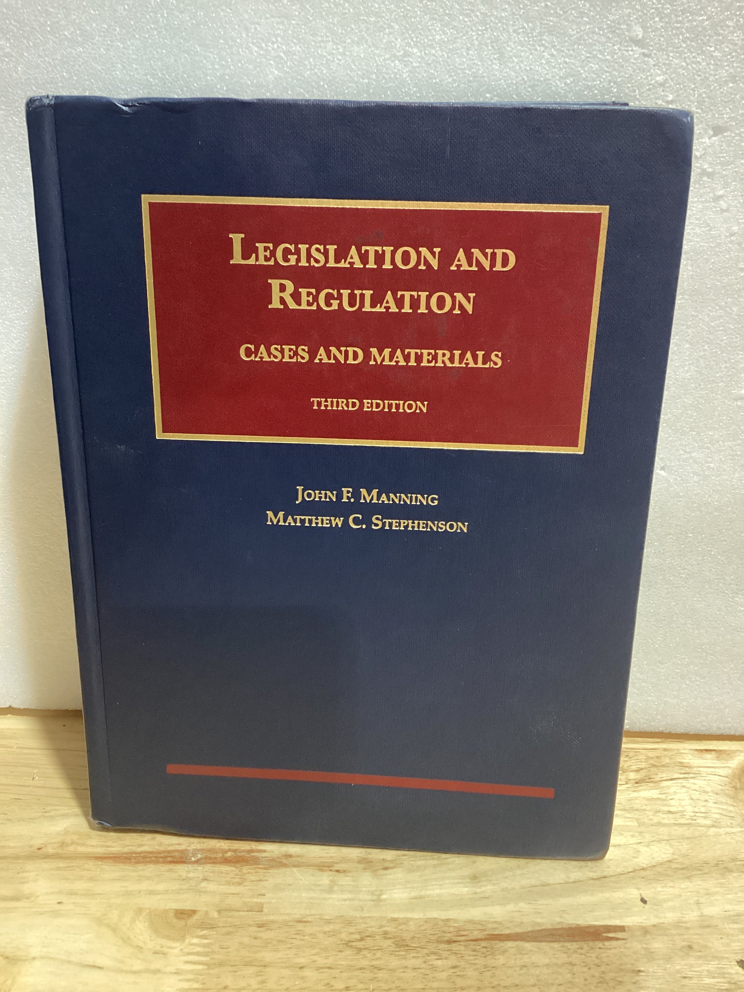 Legislation and Regulation, Cases and Materials — Libro de Texto Jurídico para Derecho Legislativo y Regulatorio