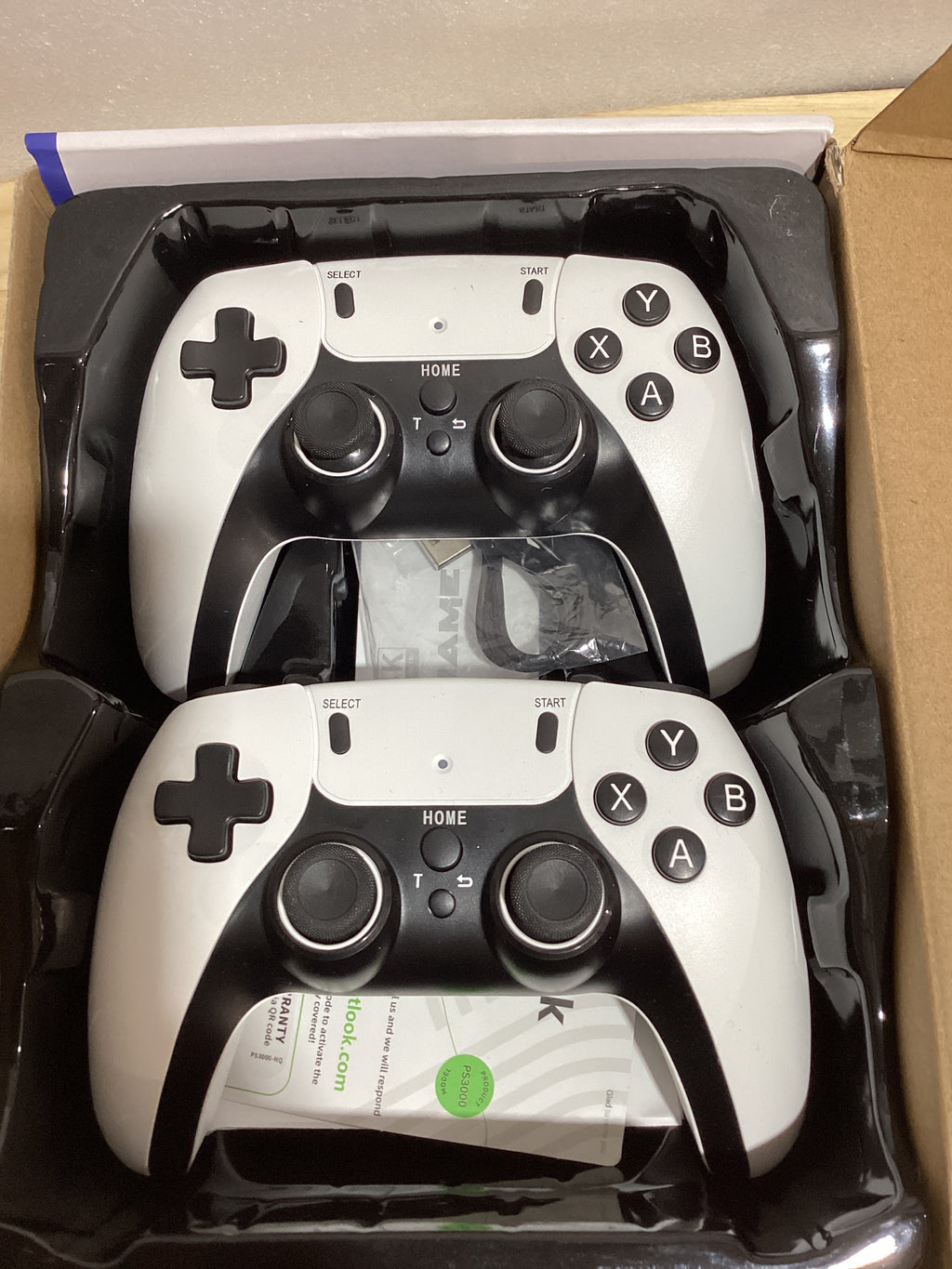 Consola Retro Gaming Pro Inalámbrica con 20,000+ Juegos, 23 Emuladores y 2 Controles 2.4G – 64GB Blanca