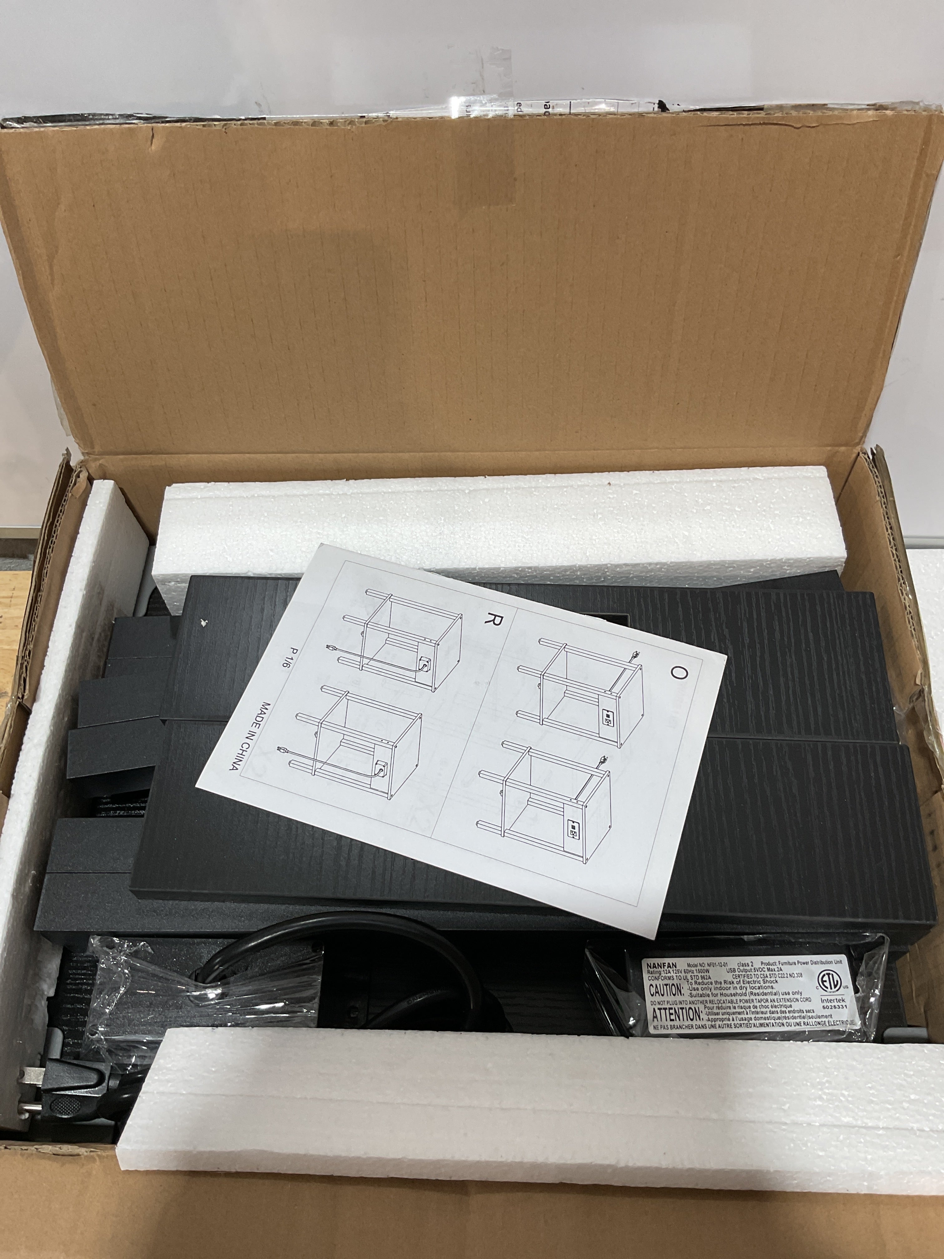 Mesas de Noche VIMBER con Estación de Carga Set de 2 — Puertos USB, Tomacorrientes y 2 Niveles de Almacenamiento