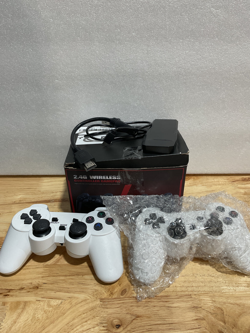 Consola Retro Inalámbrica con 25,000+ Juegos, Salida 4K HDMI y Control 2.4GHz – Blanca