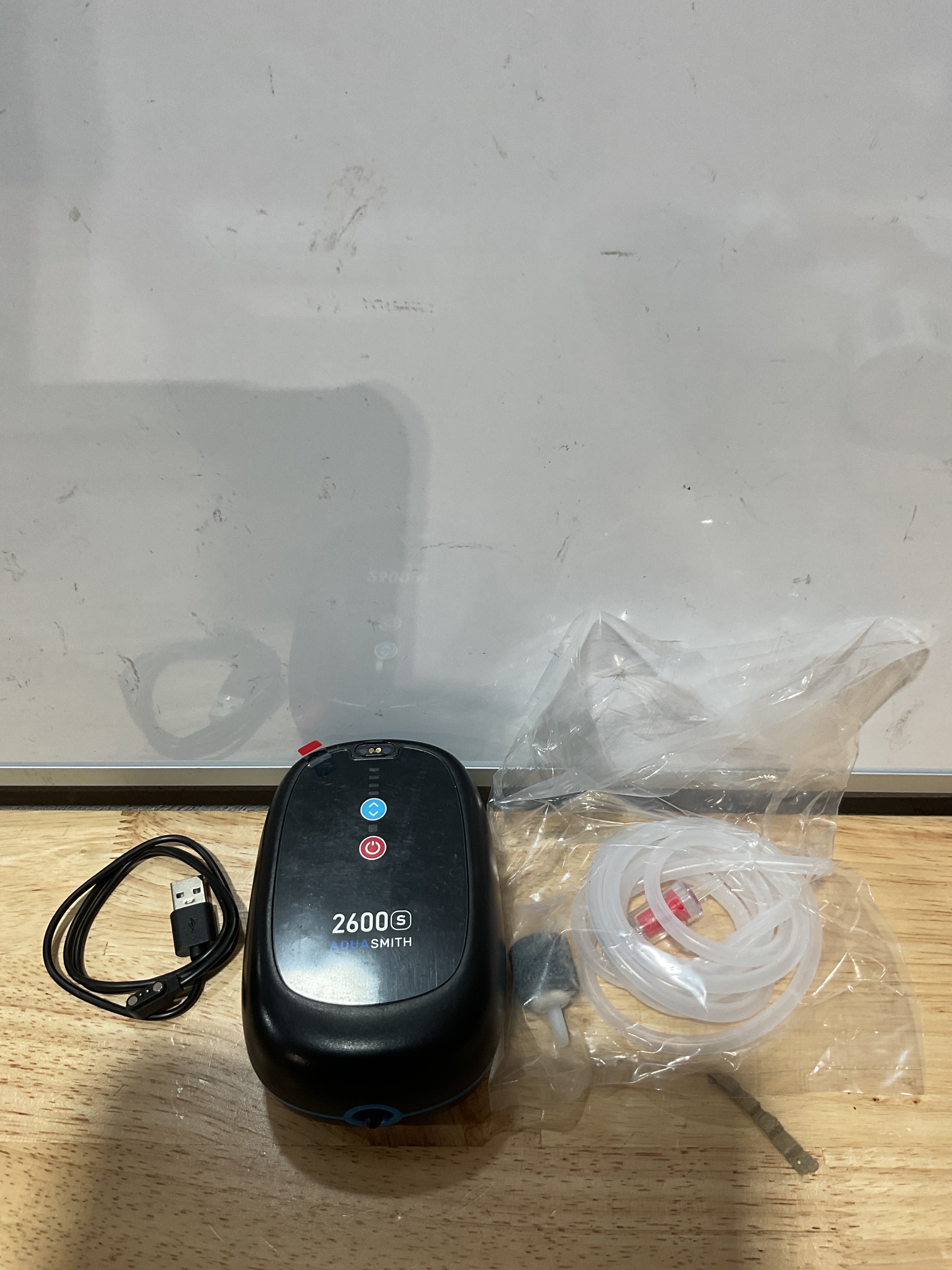 Aireador de cebo, IPX7 impermeable adecuado para pesca al aire libre, corte de energía, bomba de aire de emergencia, aireador recargable para peces batería incorporada