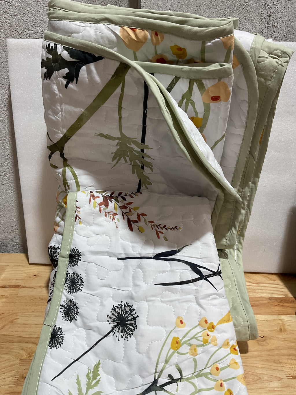 Set de Quilt Floral Dobuyly Verde Salvia – 3 Piezas Tamaño Queen, Microfibra Ligera (96"x90")