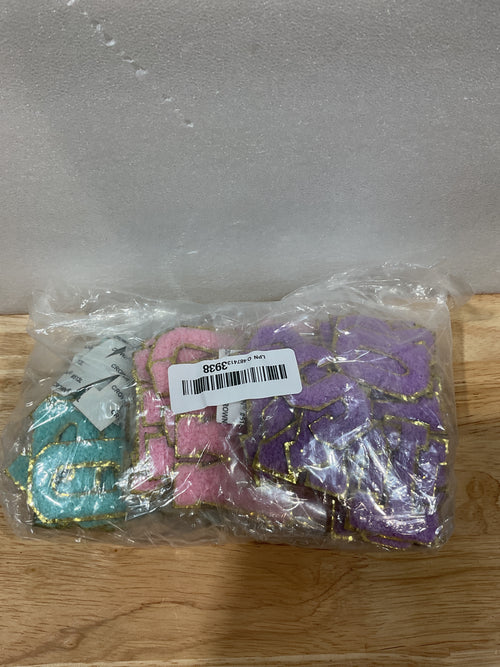 104 Parches de Letras Chenille Autoadhesivos – Bordados DIY para Ropa, Gorras y Accesorios (Blanco, Rosa, Morado, Azul)