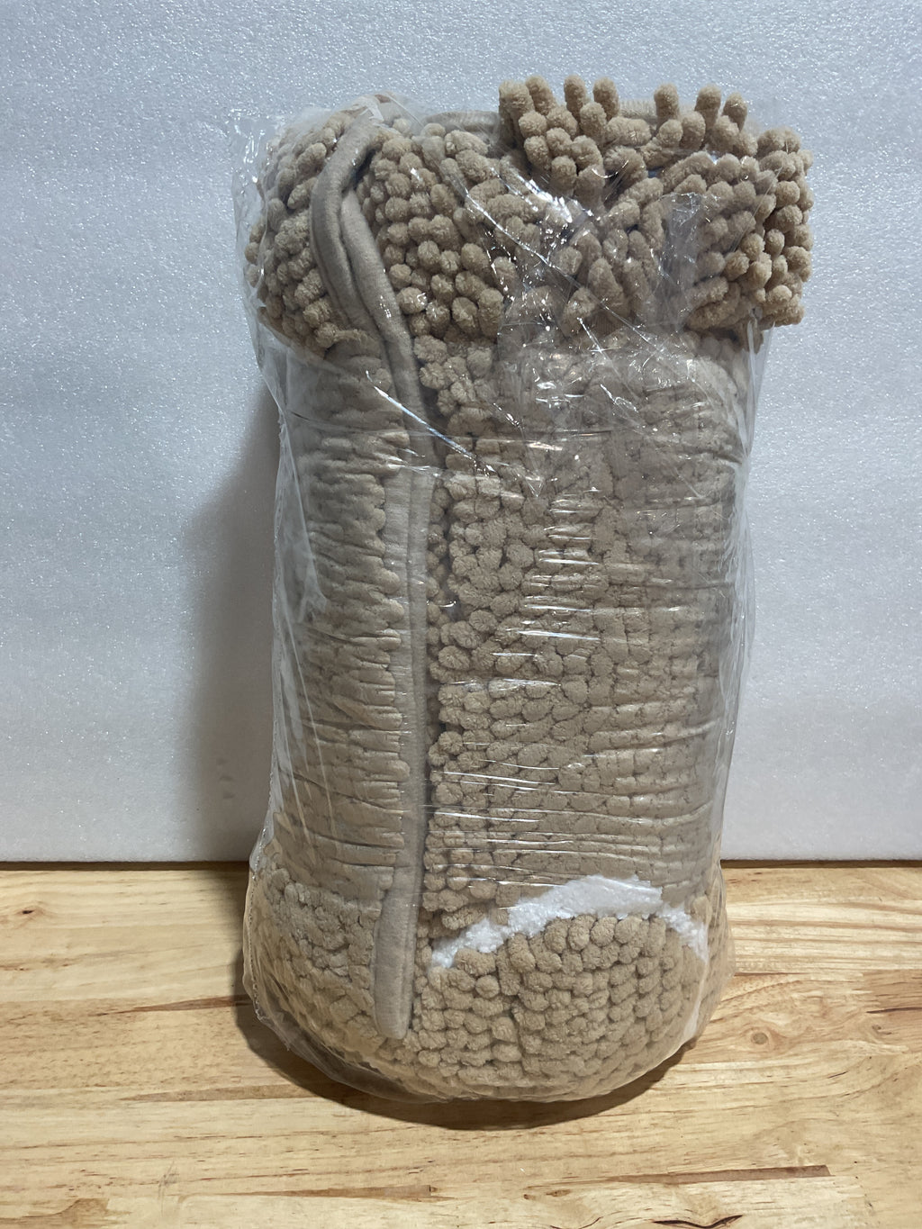 Tapete para Perros OLANLY Chenille Antideslizante Lavable 47x24 – Diseño Huellitas Beige | Lulada