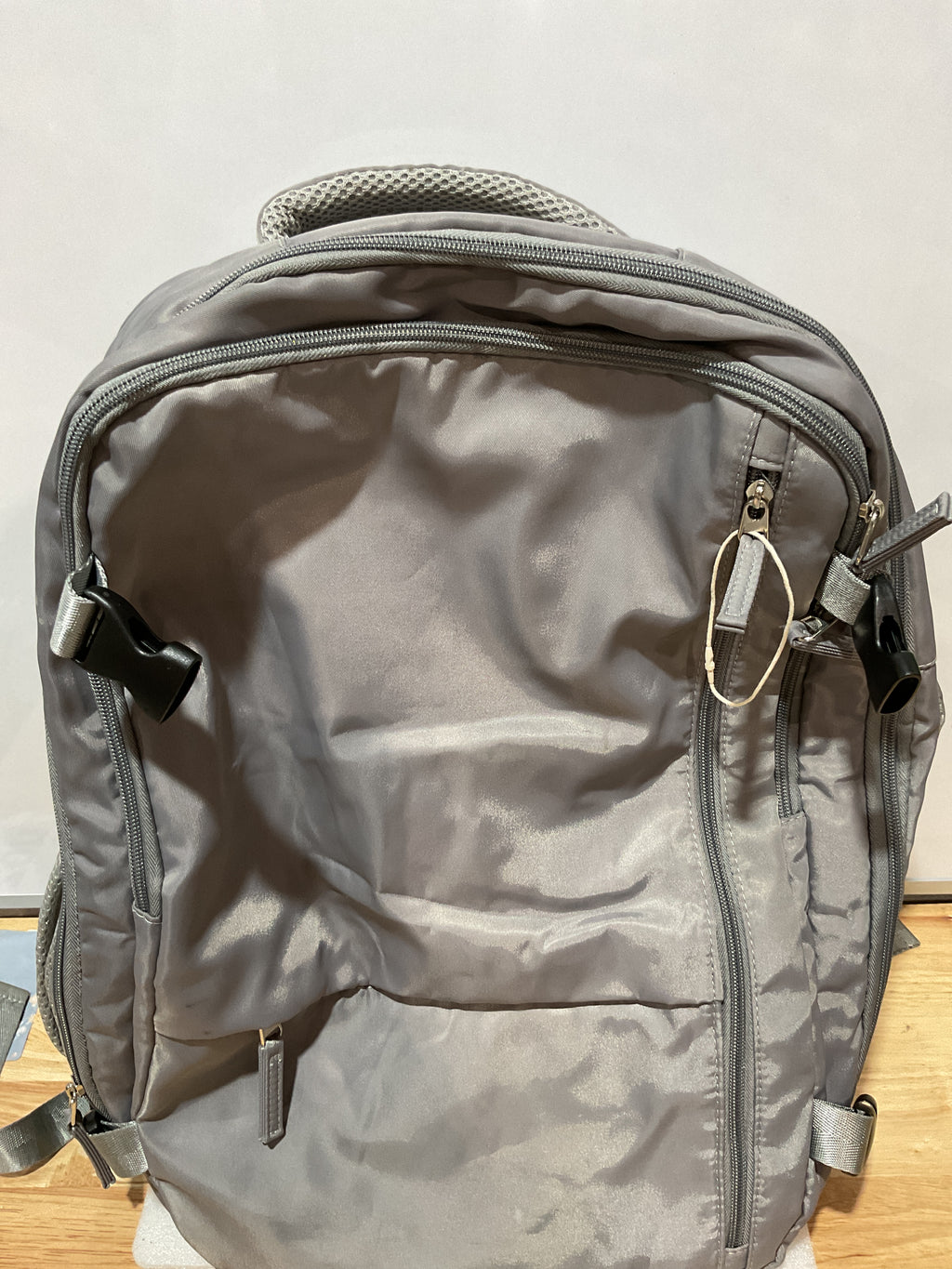 Mochila de viaje para mujeres y hombres, mochila grande de transporte personal, mochila para laptop aprobada por TSA para vuelos, Gris, Grande, Mochilas de viaje