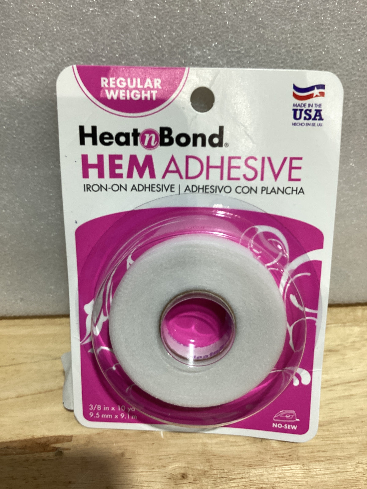 Adhesivo Termofusible HeatnBond Hem – Peso Regular, Blanco, Para Dobladillos sin Coser