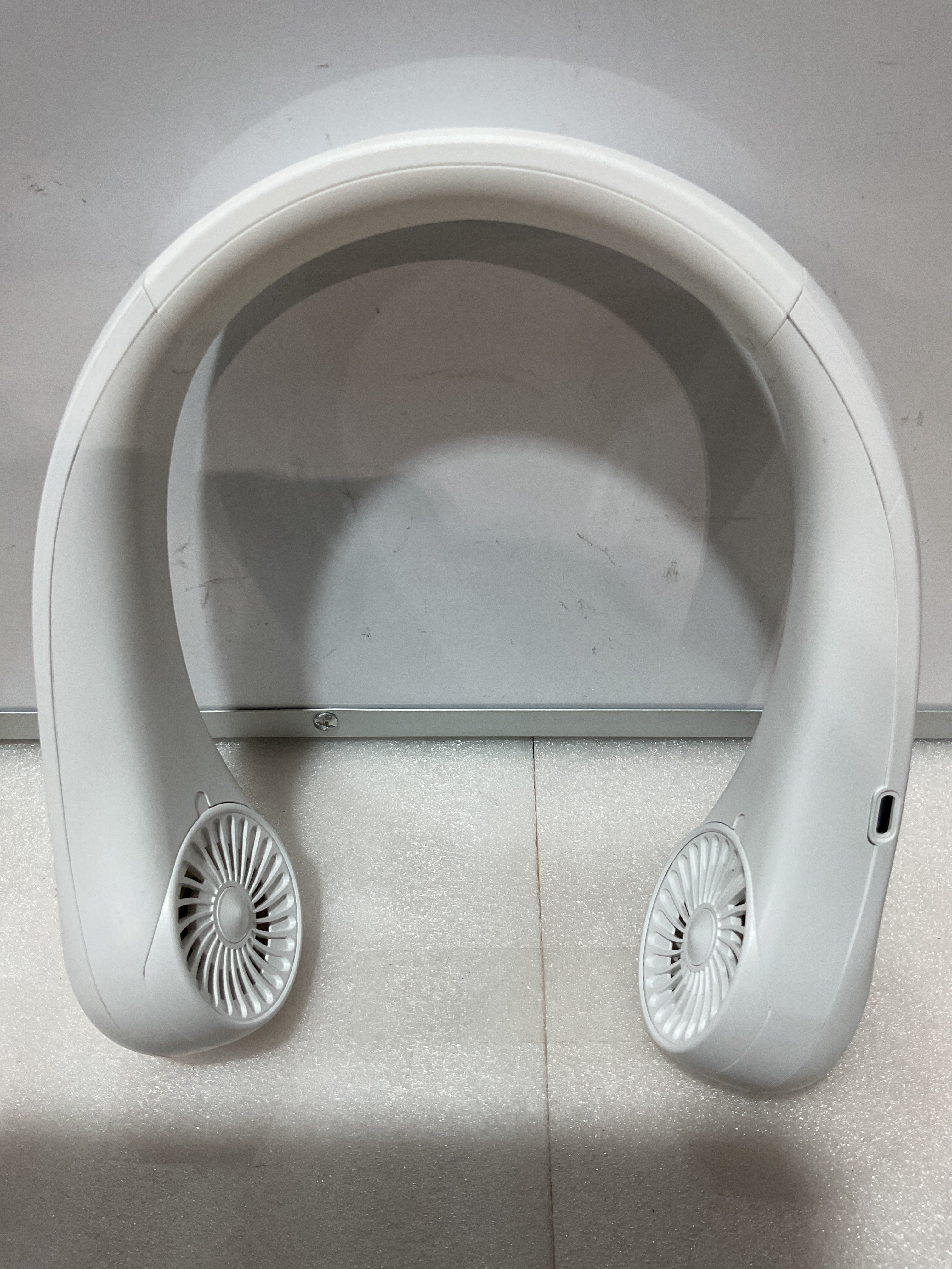 Ventilador de Cuello CIVPOWER – Portátil, Sin Aspas, Recargable USB, Batería 4000mAh, 3 Velocidades (Blanco)