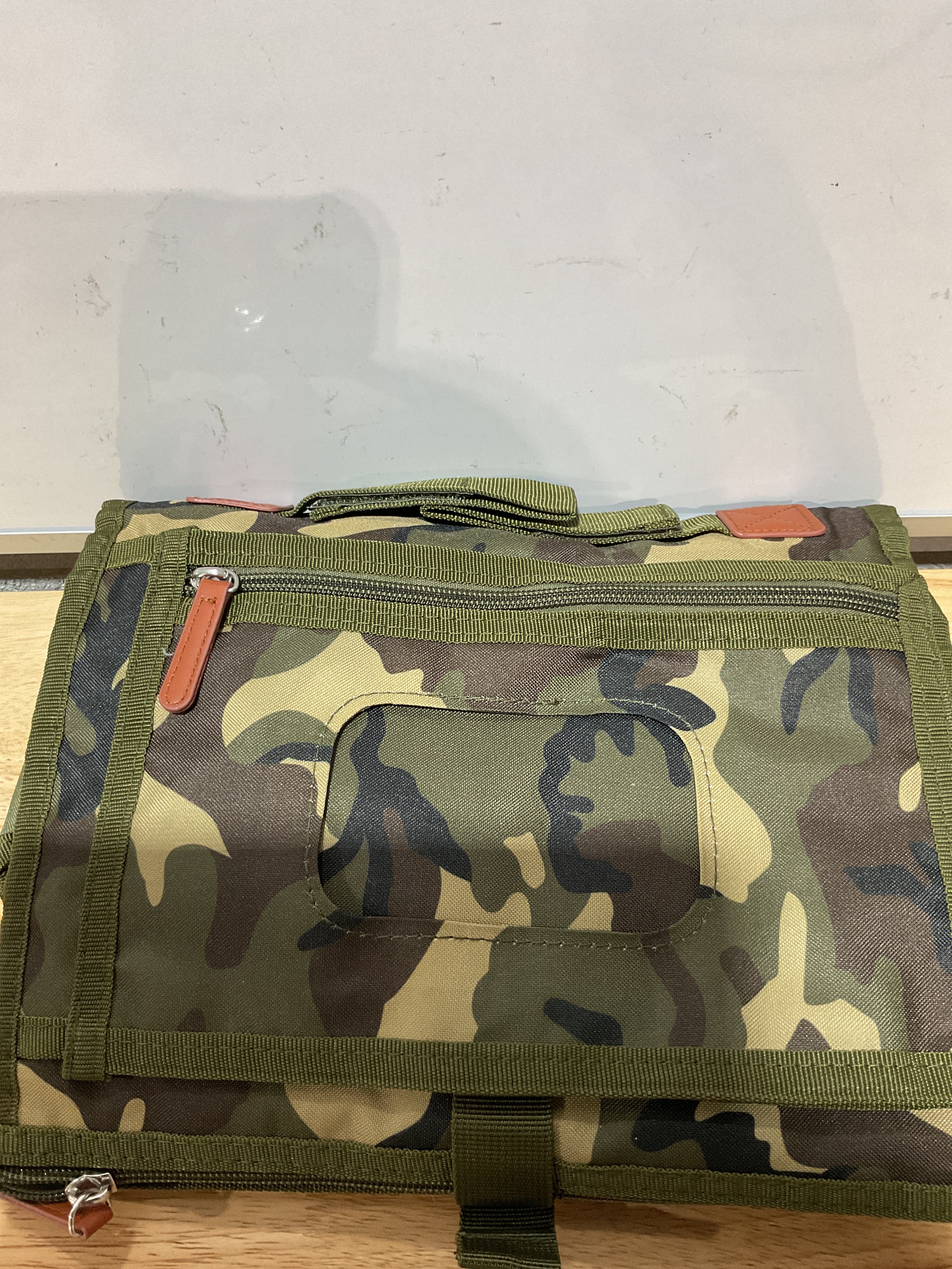 Cambiador Portátil de Pañales para Bebé con Bolsillo para Toallitas — Verde Camo