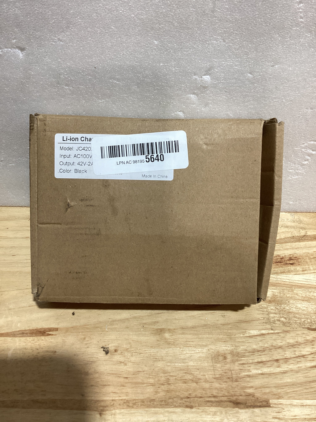 Cargador de Batería de Litio 42V 2A para Bicicleta Eléctrica y Scooter – JC4202 Enchufe EU