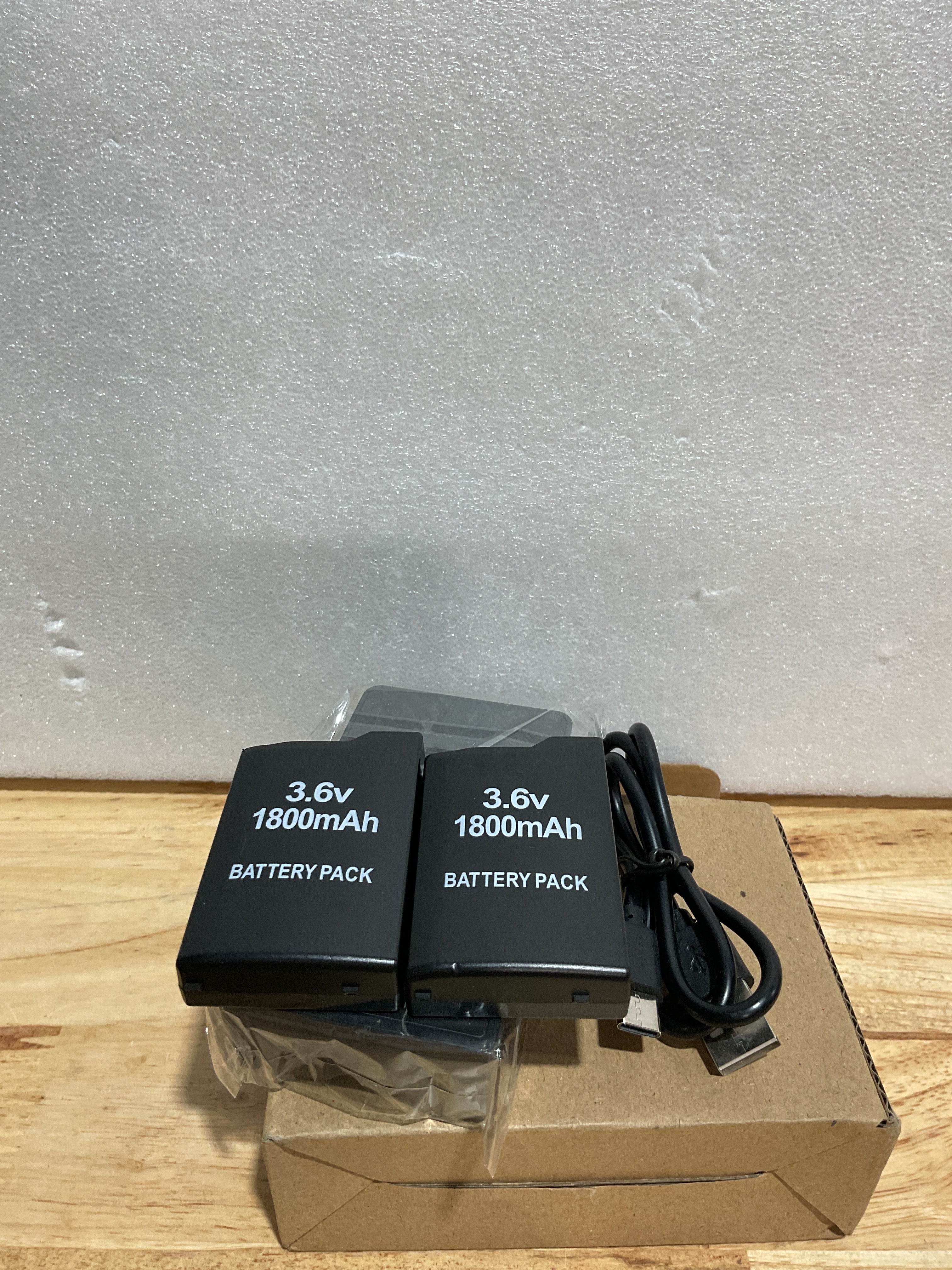 Baterías de Repuesto PSP 1000 BSSING | 2x1800mAh con Estación de Carga LED