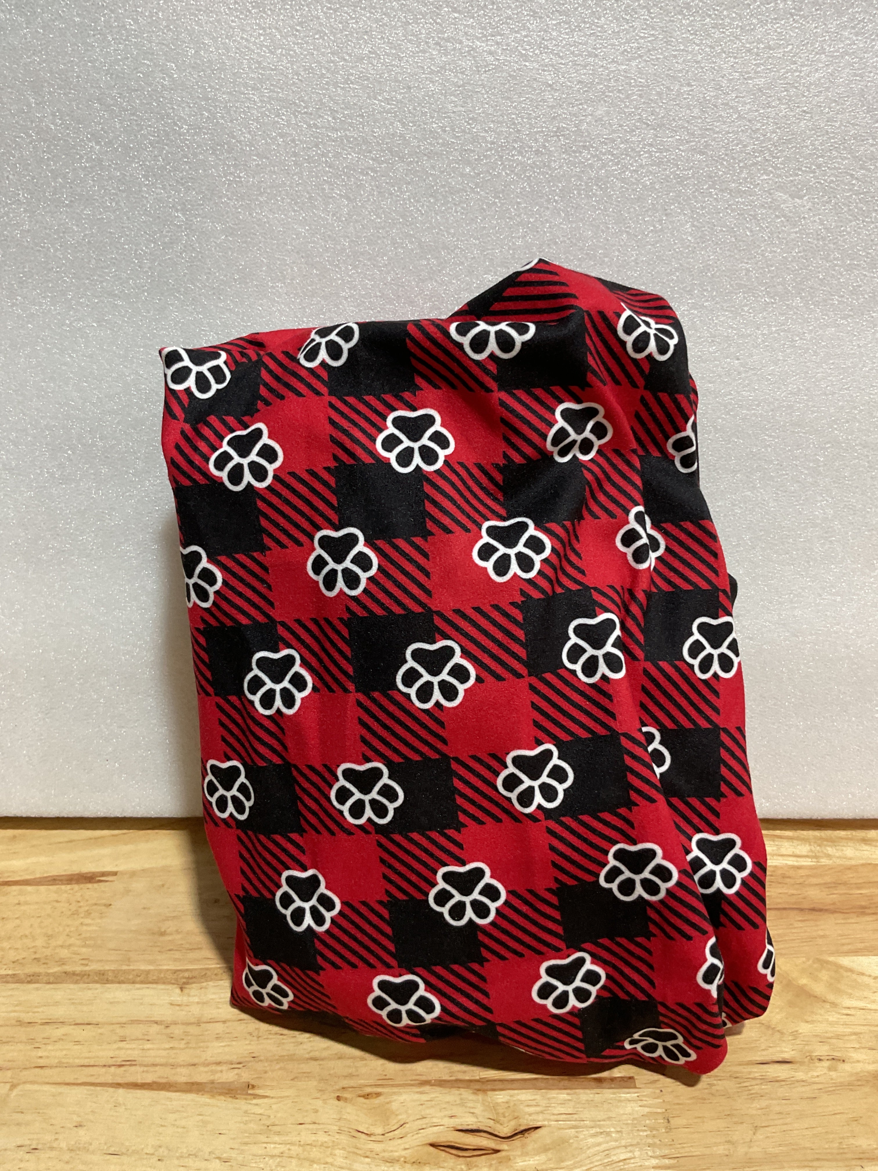 Pijama para Perro Cnkwei con Estampado de Huellas – Mameluco Bodysuit para Razas Medianas y Grandes tipo Galgo