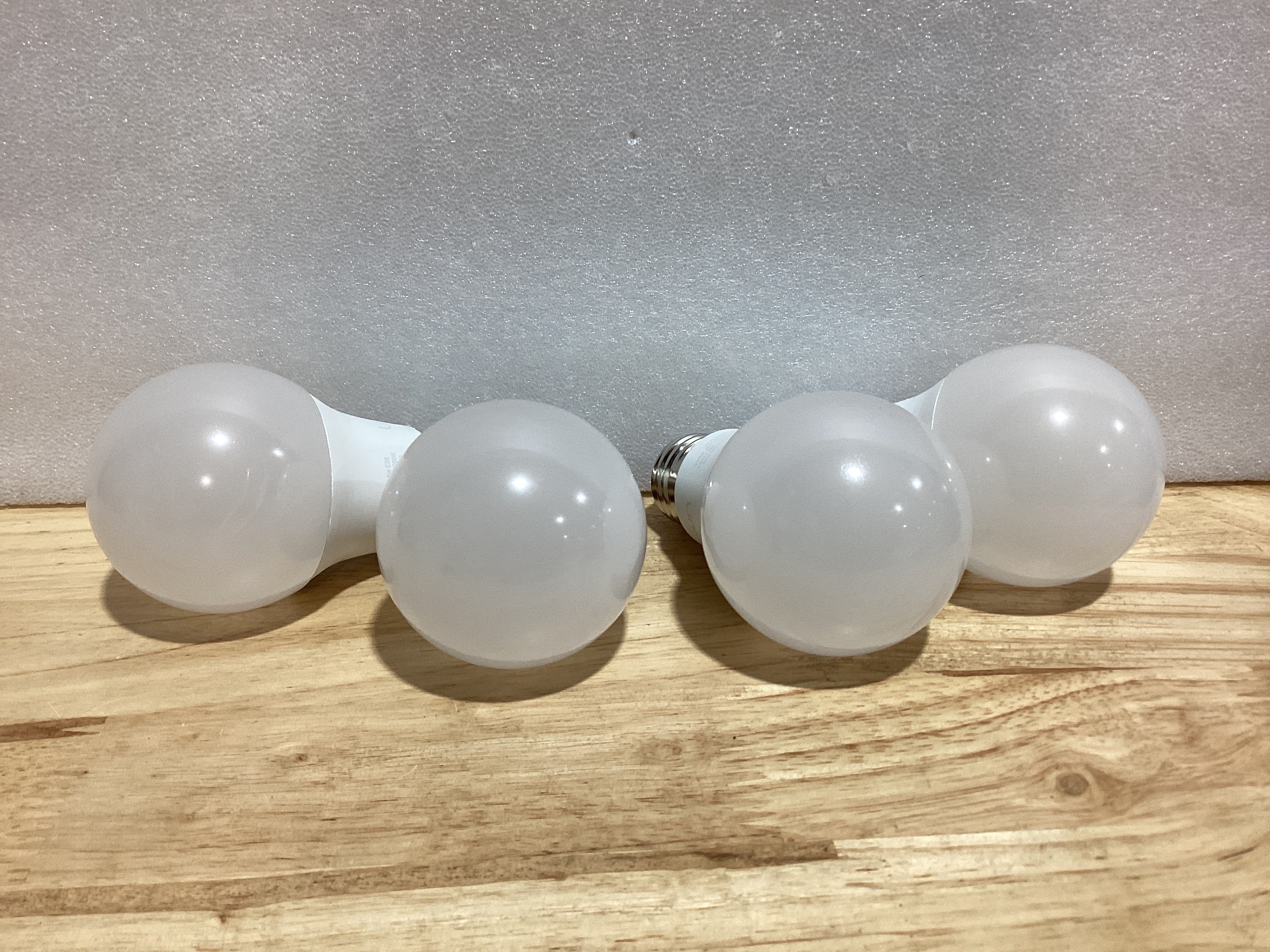 Linkind - Bombillas LED A19 regulables, equivalente a 60 W, eficiente energéticamente 9 W, 2700 K, 800 lúmenes, base estándar E26, iluminación para dormitorio, sala de estar, oficina en casa