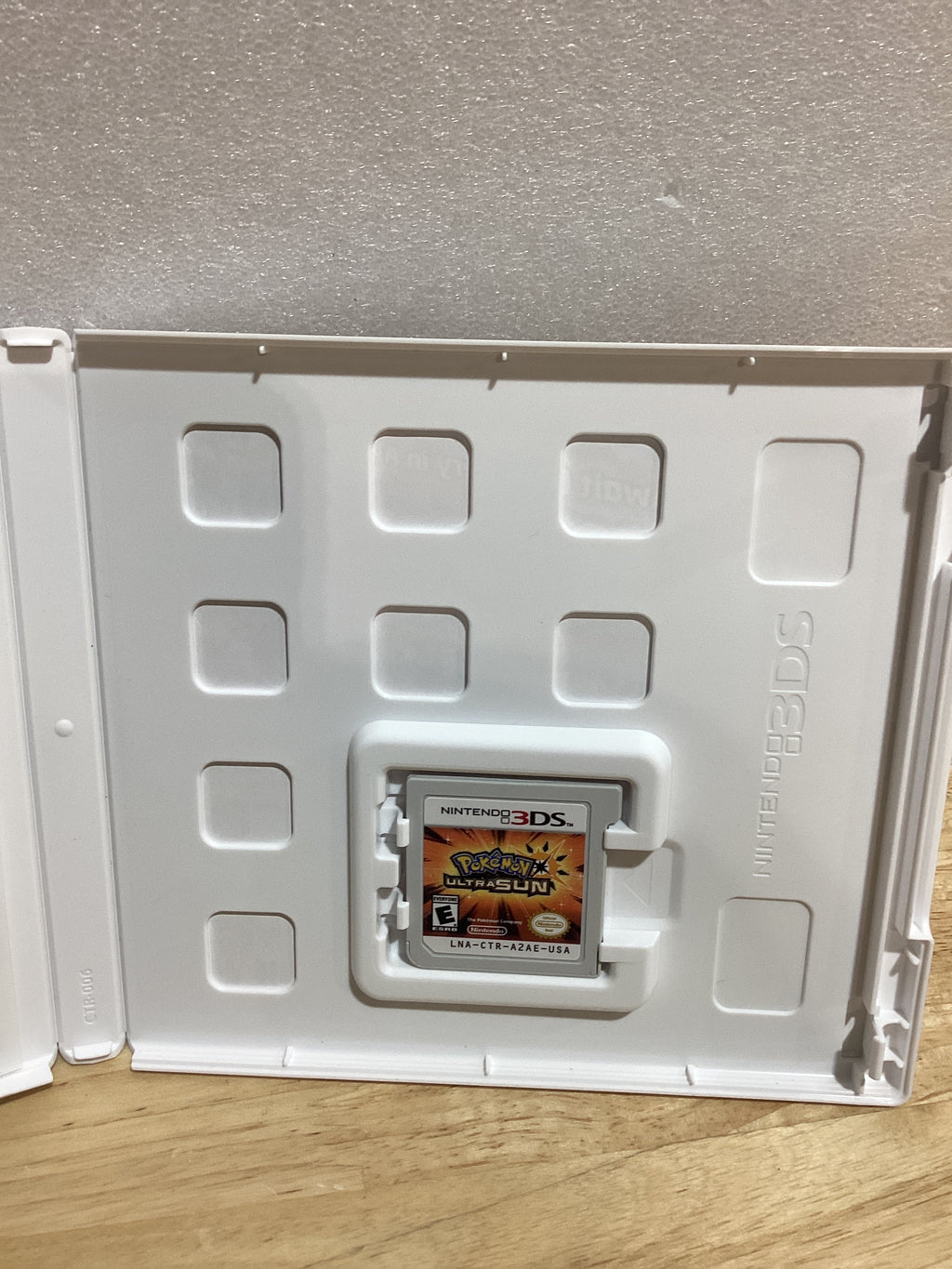 Pokémon Ultra Sun – Juego Nintendo 3DS (Edición Estándar)
