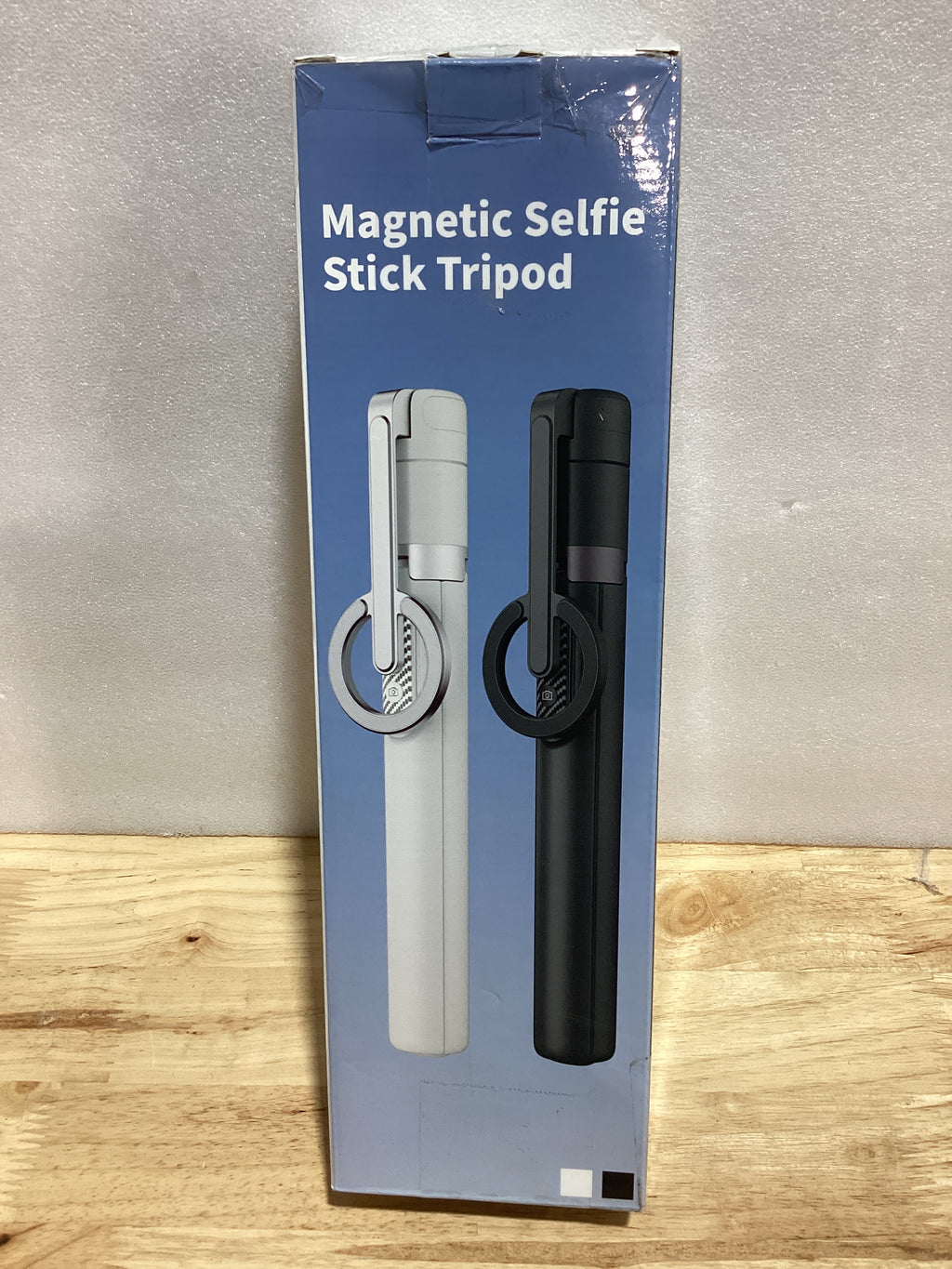 TONEOF Selfie Stick Trípode Magnético 68" para MagSafe — Rotación 360°, Control Remoto Recargable, iPhone y Android, Beige Gris