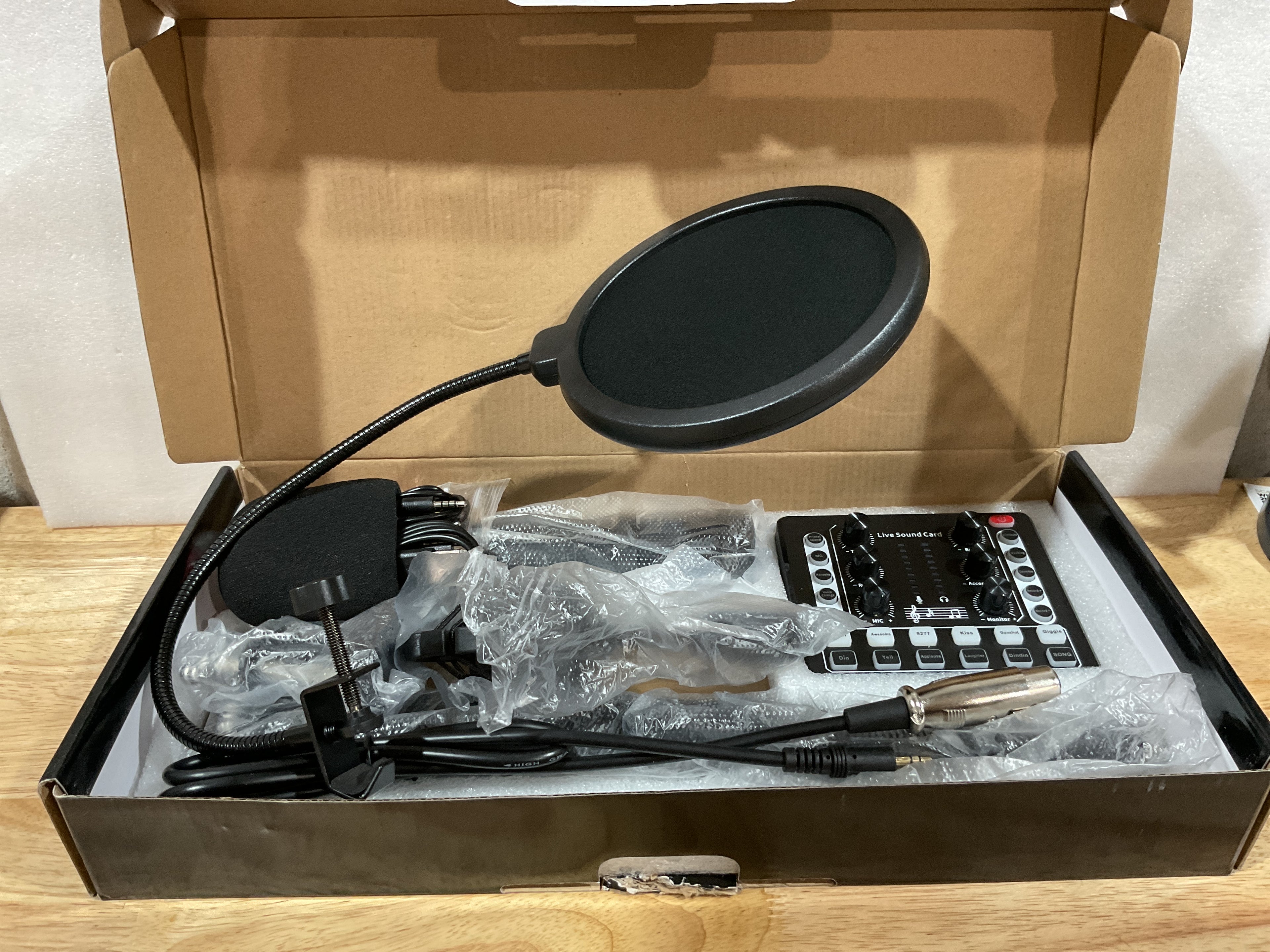 Kit de Podcast BM-800 – Micrófono Condensador, Interfaz de Audio, Brazo y Cambiador de Voz | Streaming y Grabación