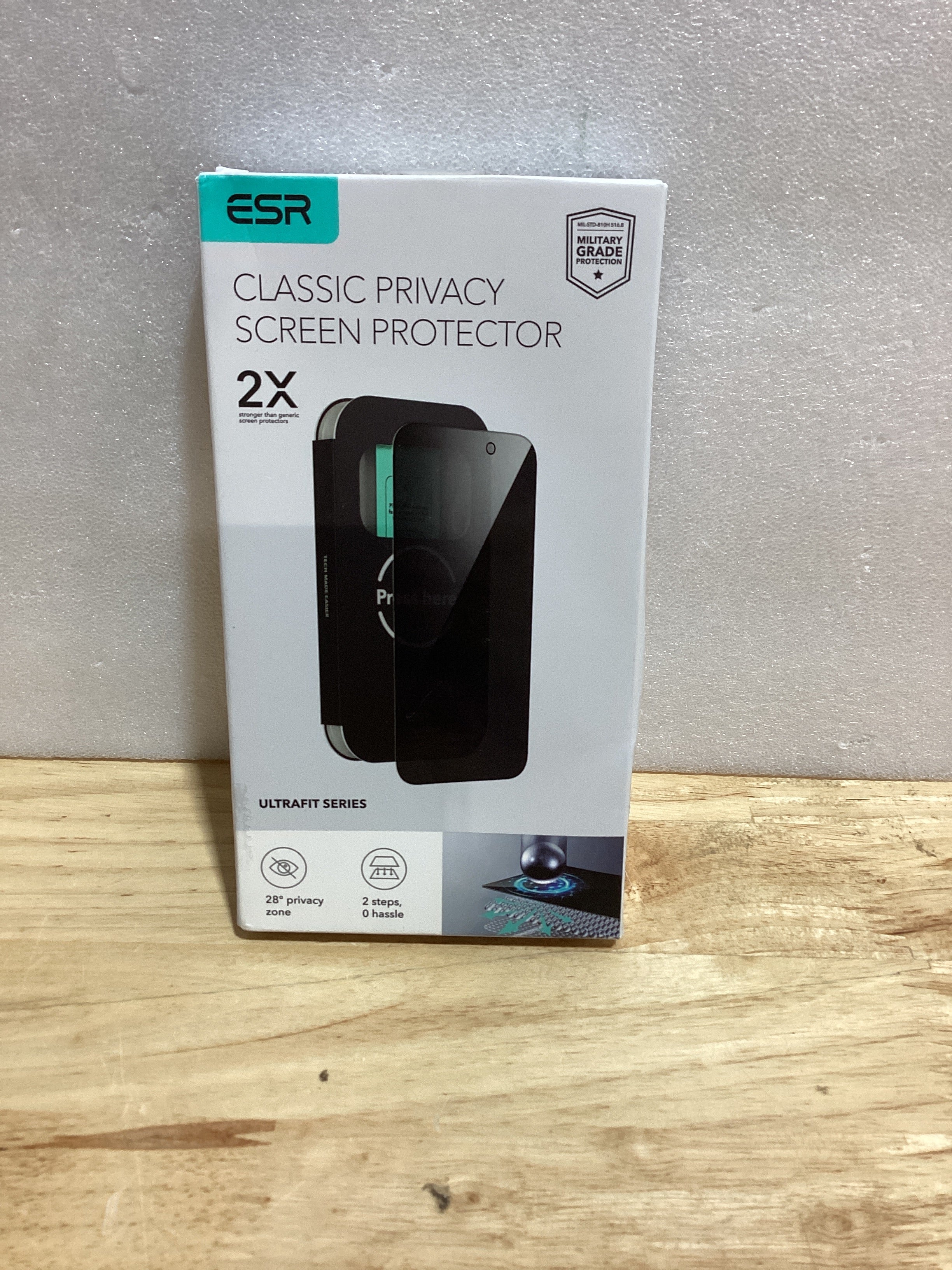 Paquete de 3 protectores de pantalla de privacidad ESR para iPhone 17 / iPhone 16 Pro, dureza 9H, grado militar, irrompible, película de vidrio templado anti-espía con herramienta de fácil instalación, resistente a los arañazos.
