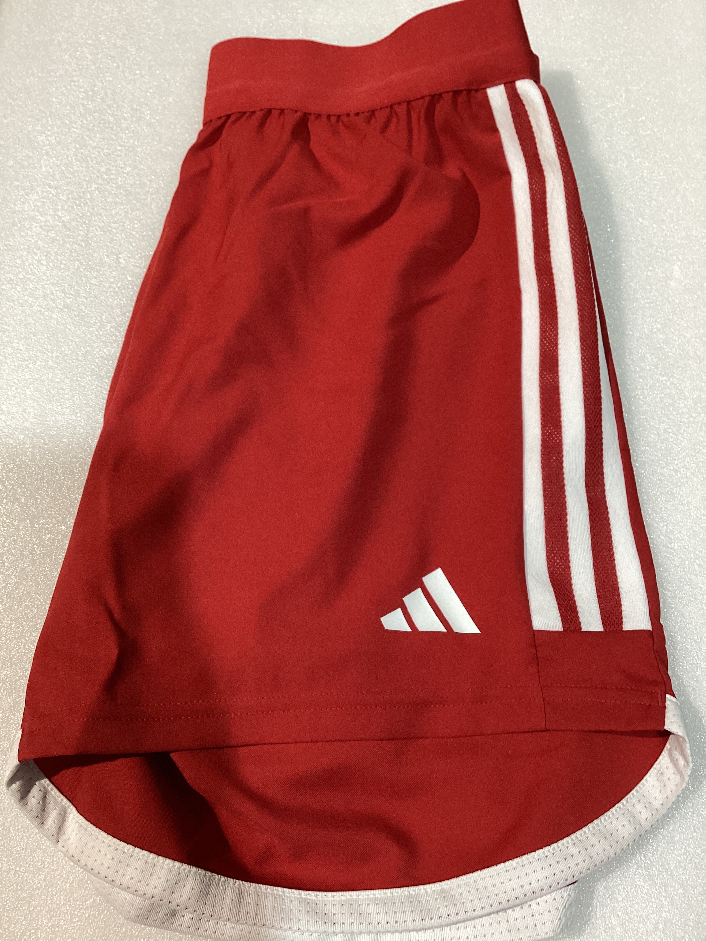 Shorts Adidas Tiro23 para Mujer – Talla S, Color Rojo/Blanco