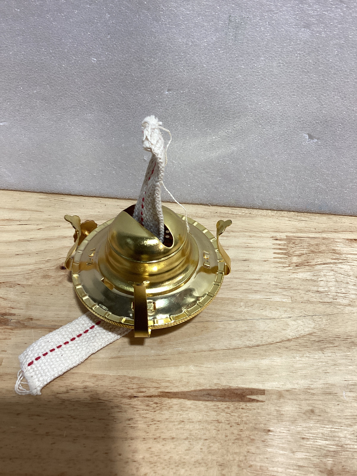 Hortsun Quemador de Repuesto #2 para Lámpara de Aceite y Linterna Huracán – Base Roscada 1-3/16", Bañado en Latón