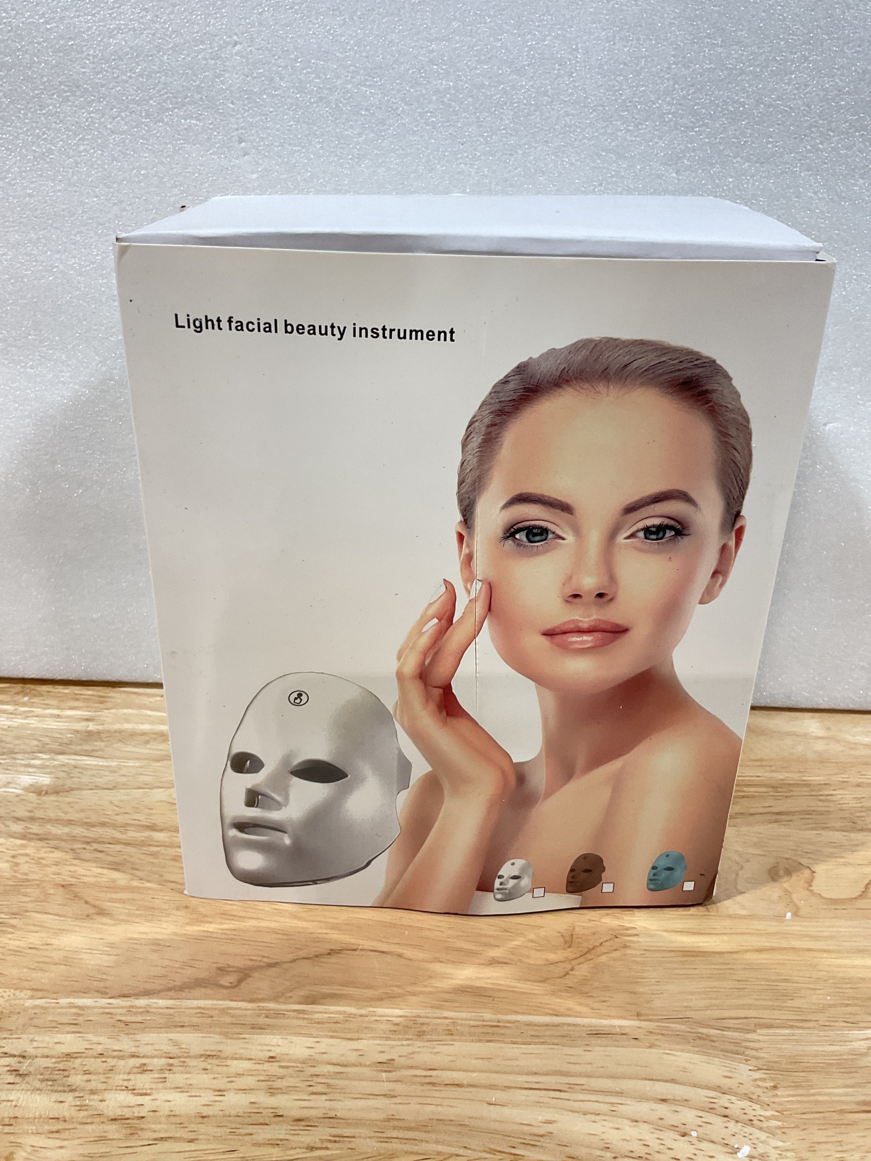 Máscara de Luz Roja SUERBEATY – 7 Modos de Color para Cuidado Facial Profesional en Casa